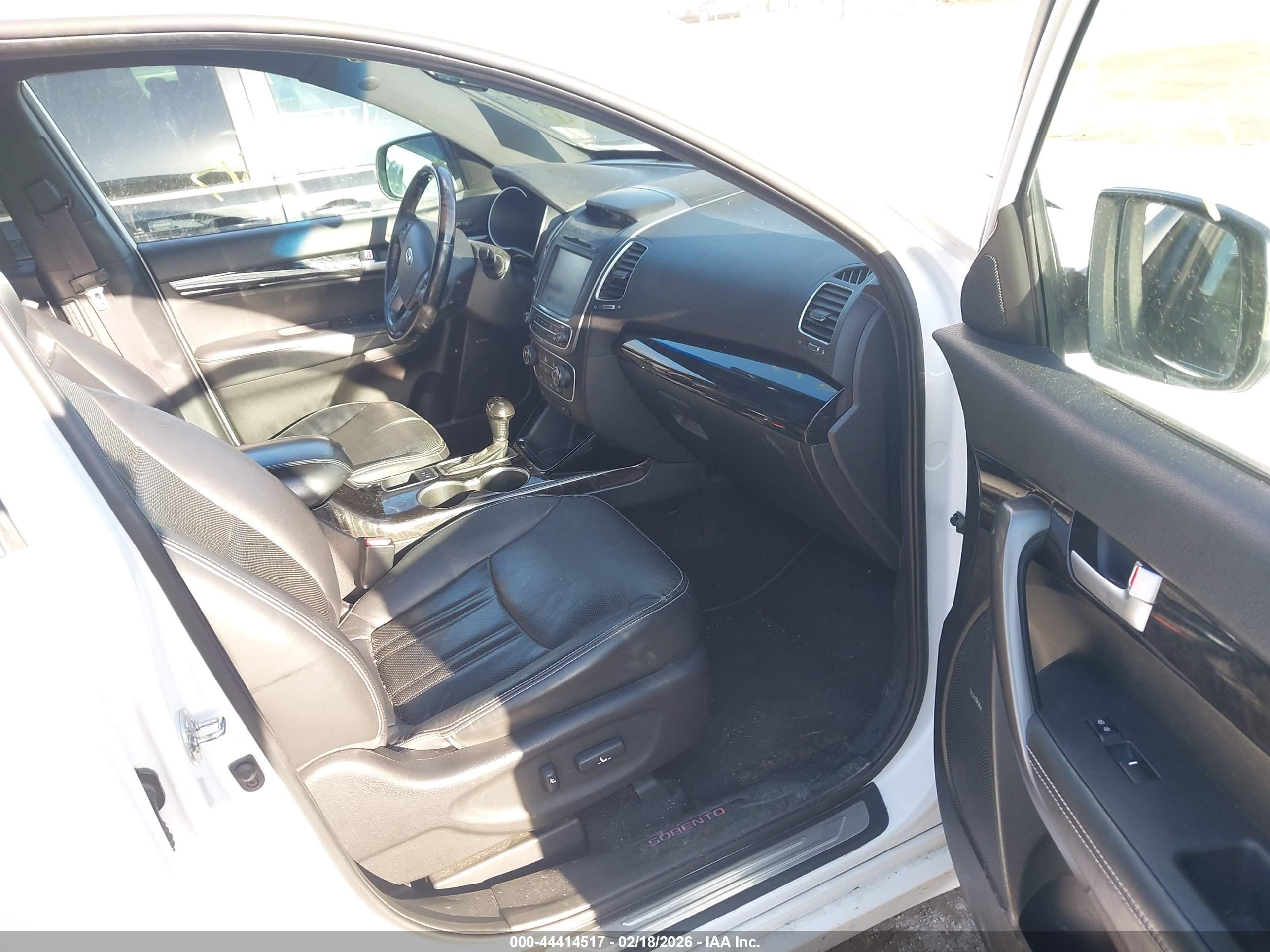 KIA SORENTO image 5