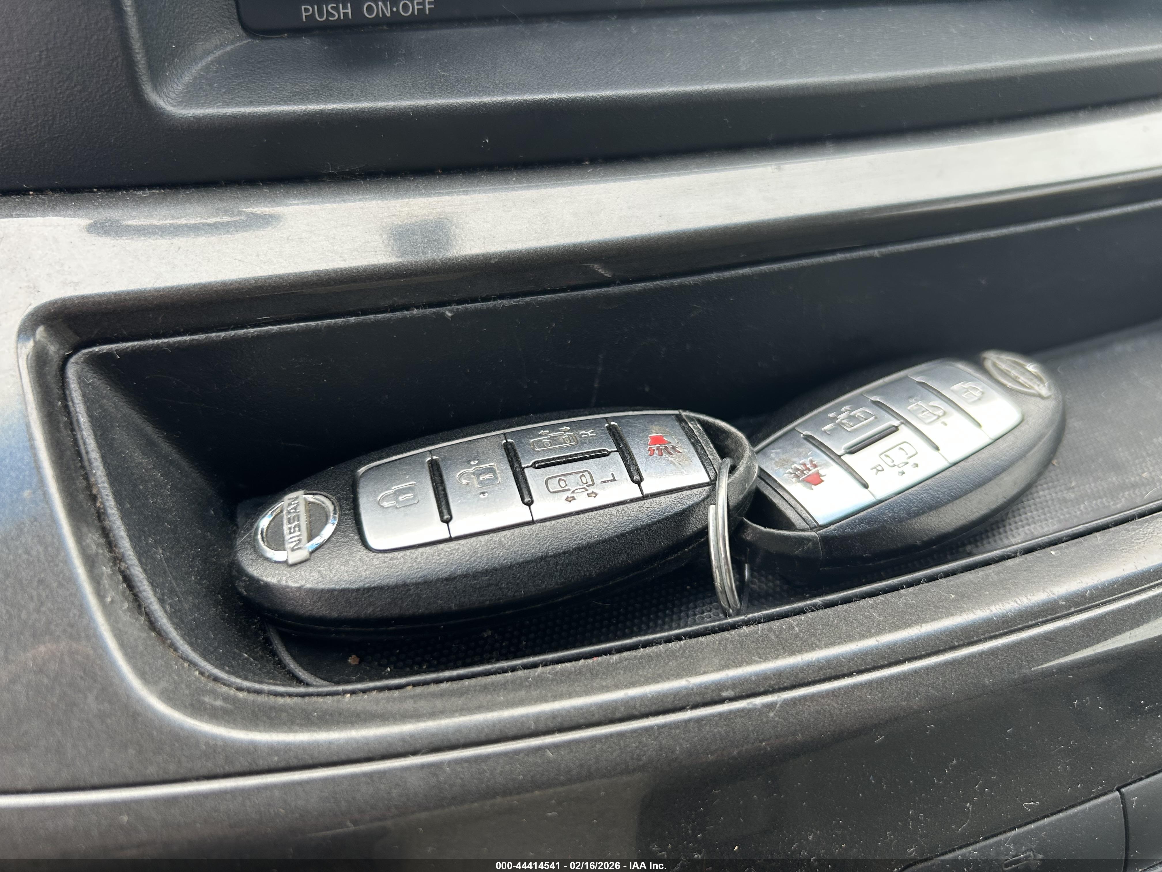 NISSAN QUEST image 11