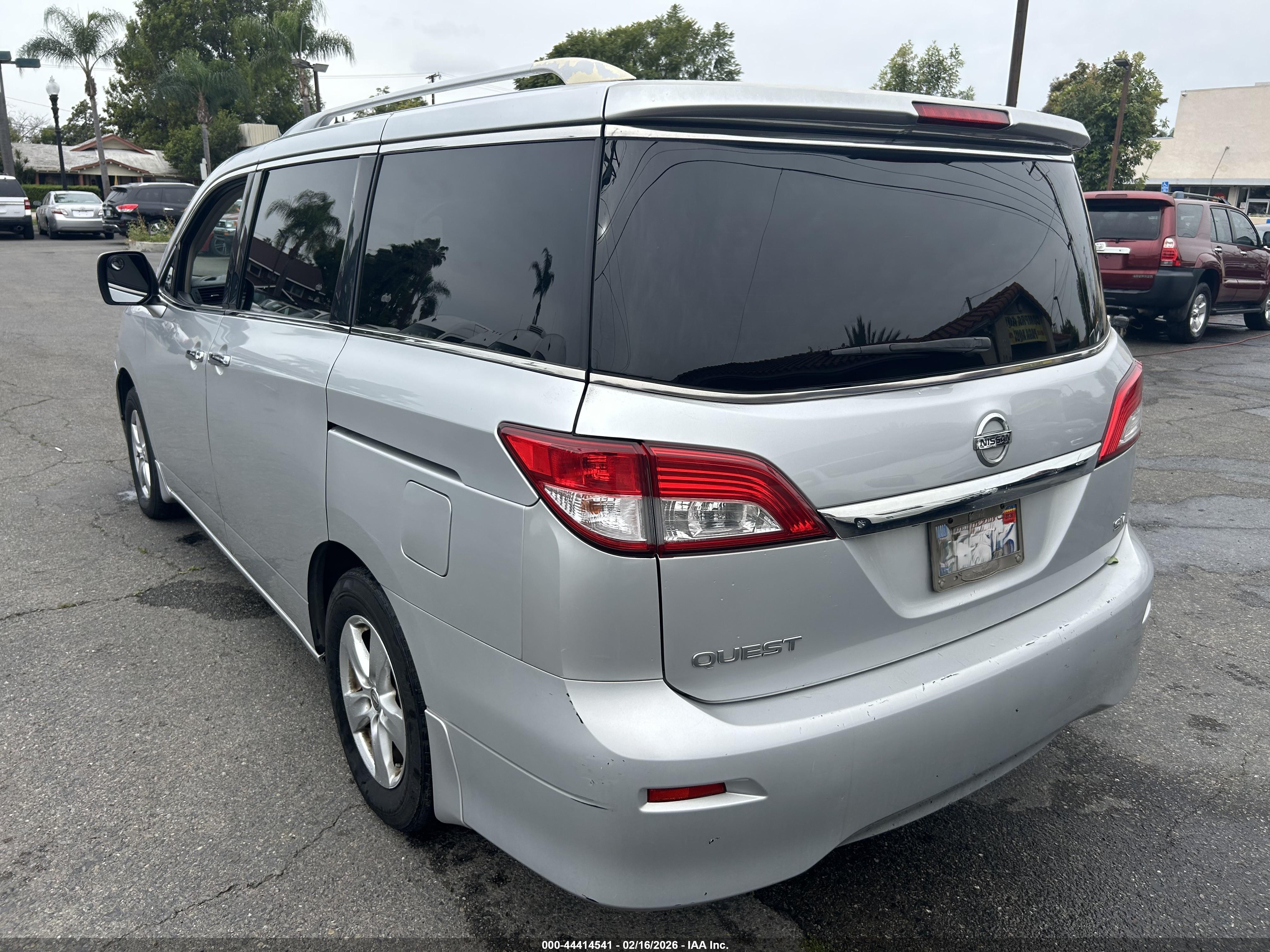 NISSAN QUEST image 3