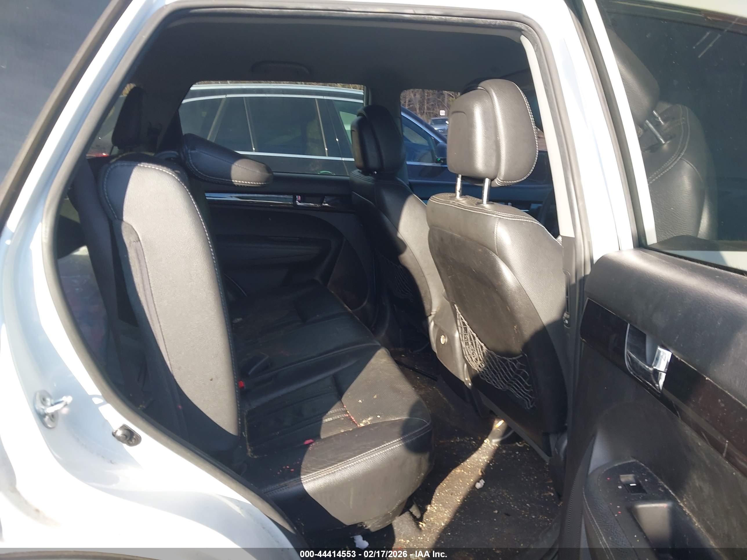 KIA SORENTO image 8