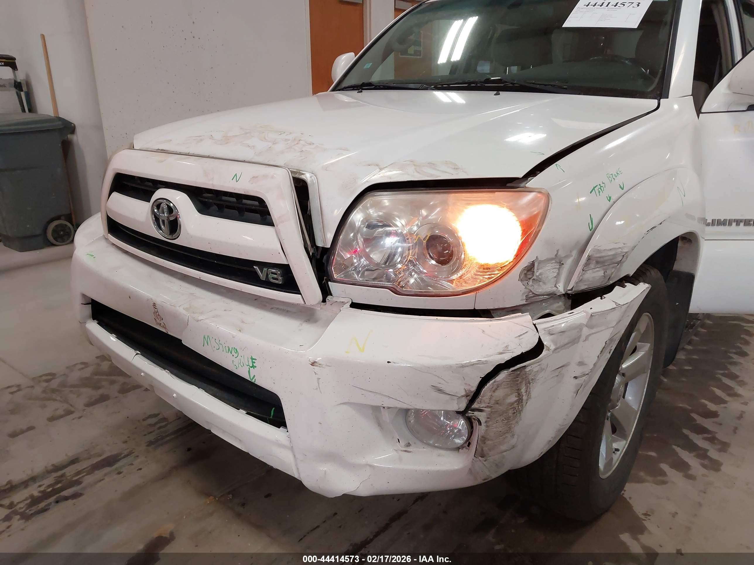 TOYOTA 4RUNNER image 6