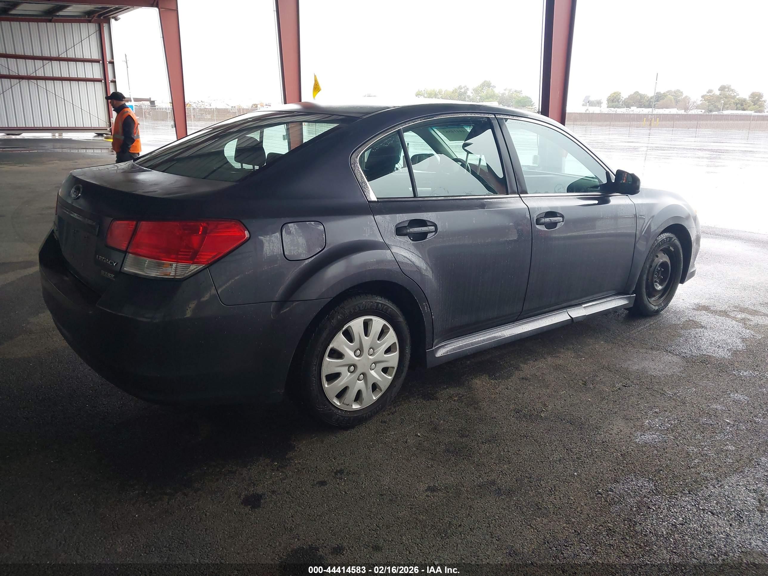 SUBARU LEGACY image 4