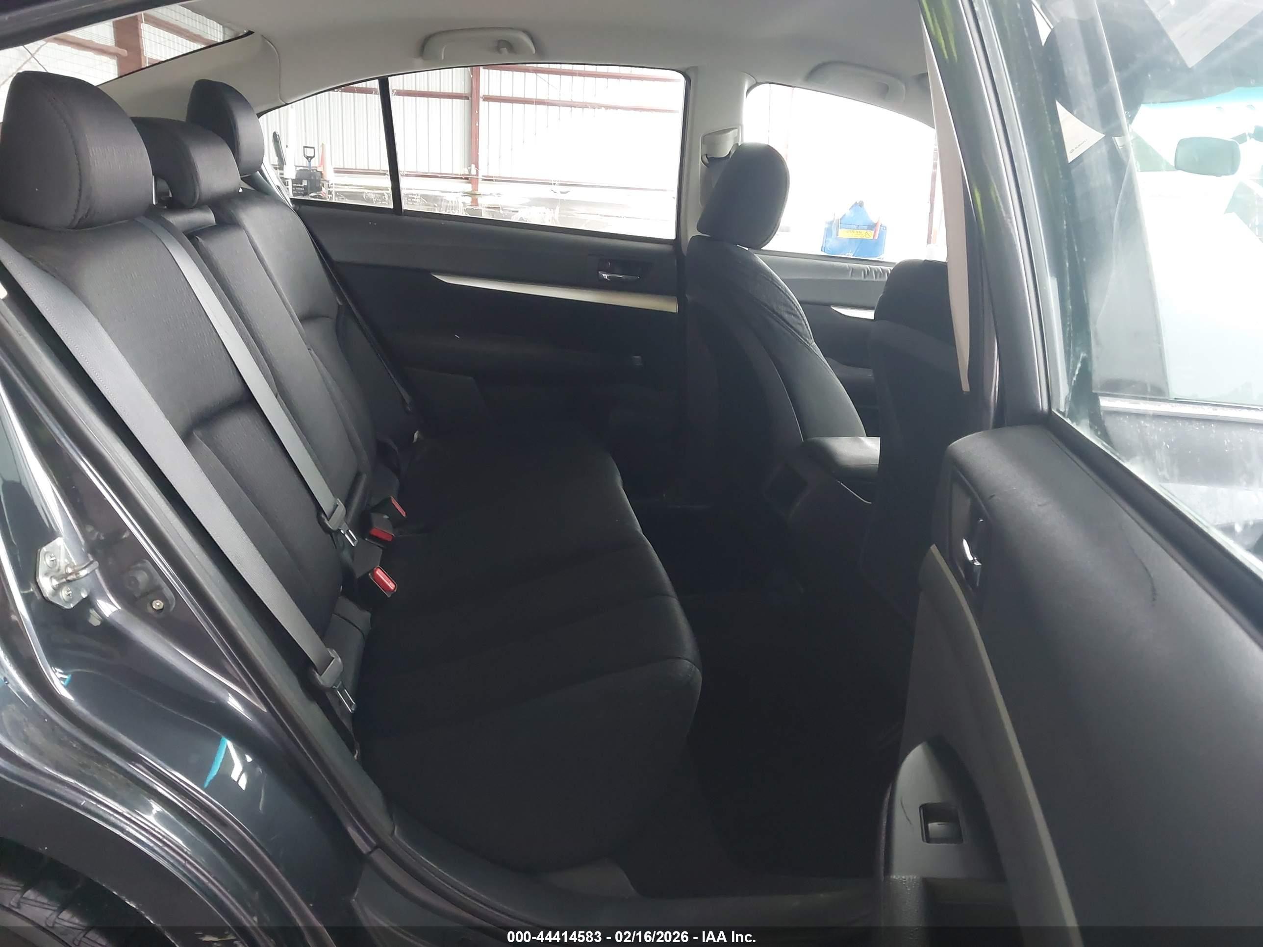 SUBARU LEGACY image 8