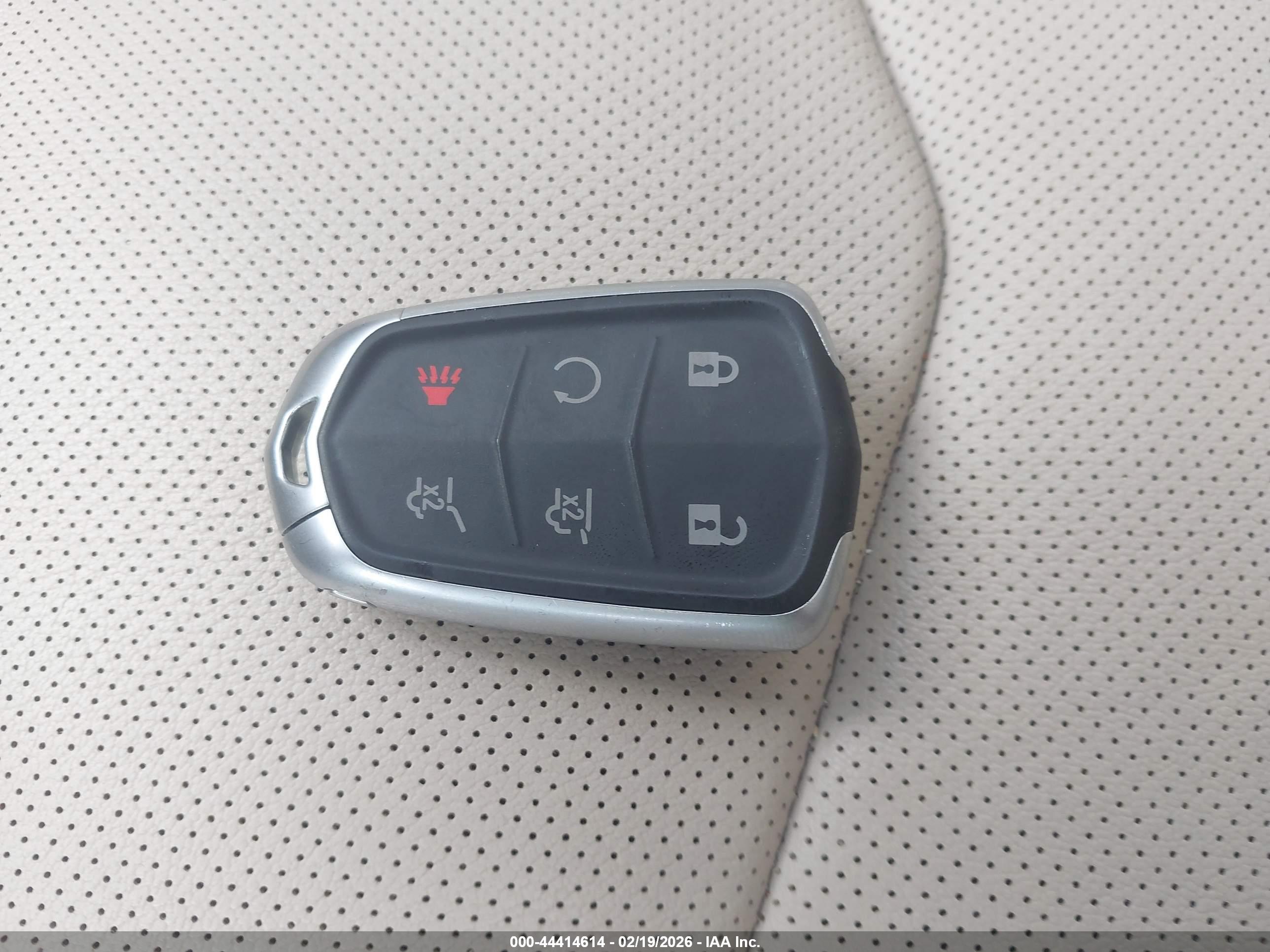 CADILLAC ESCALADE image 11