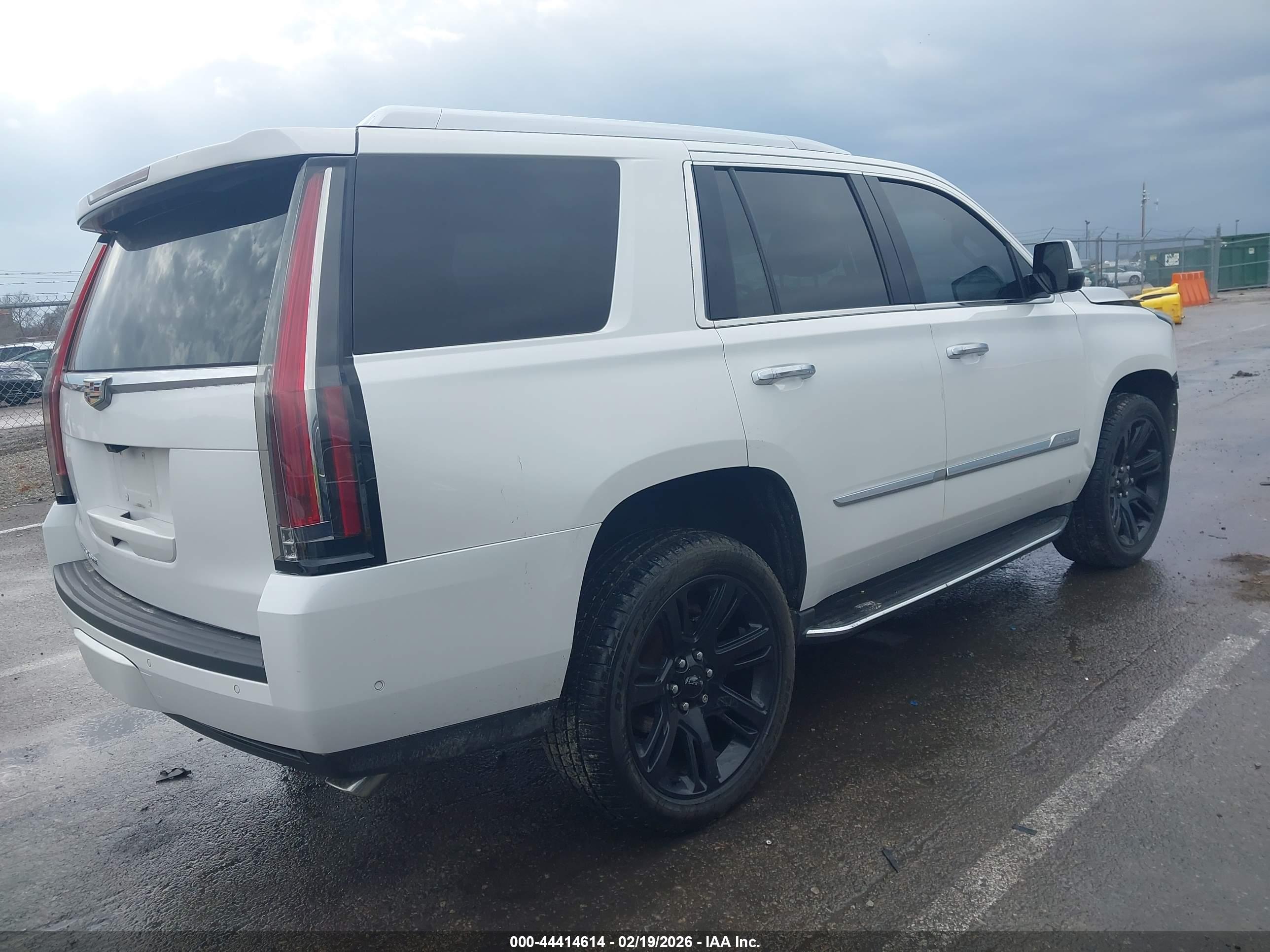 CADILLAC ESCALADE image 4