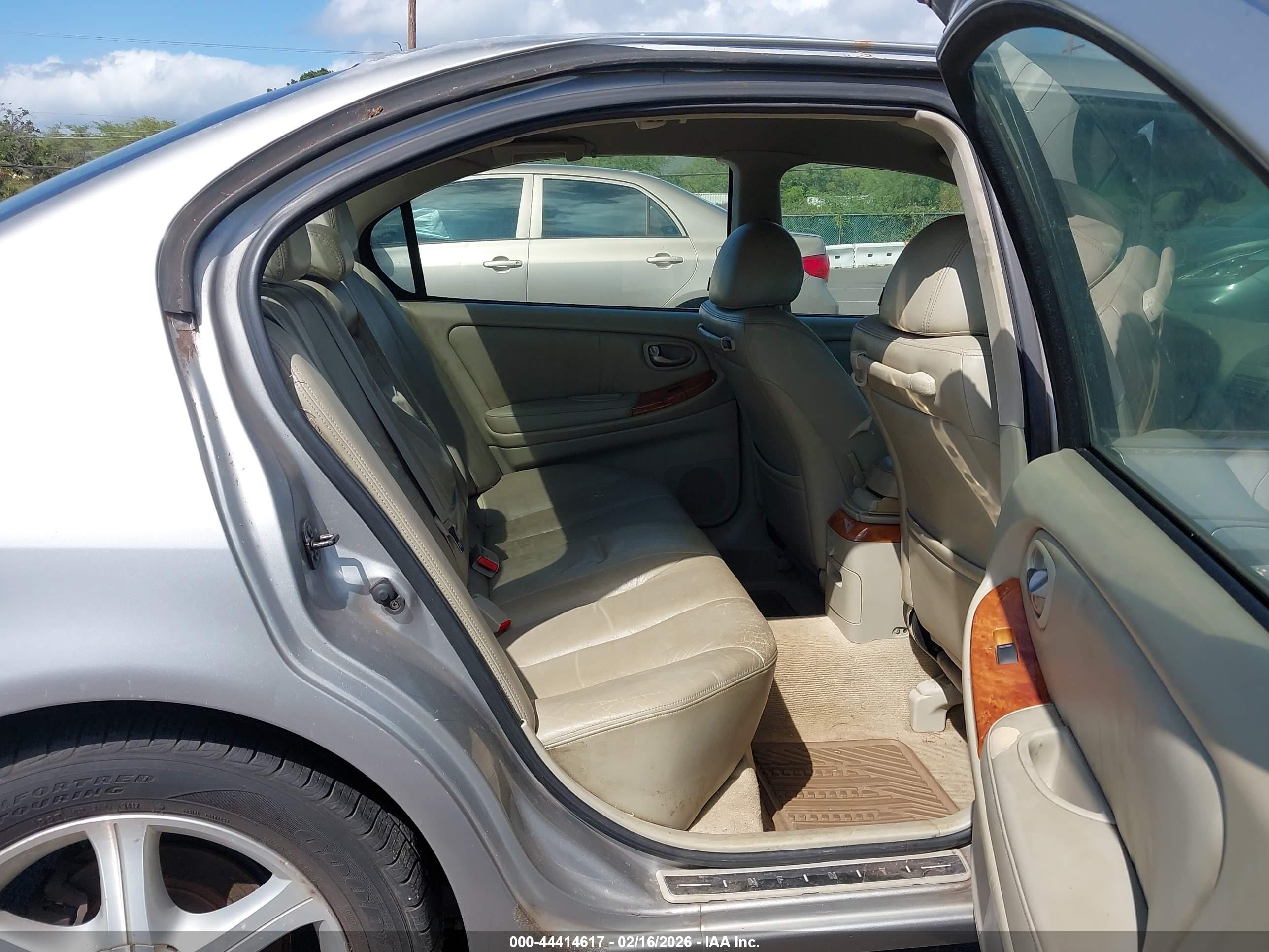 INFINITI I35 image 8