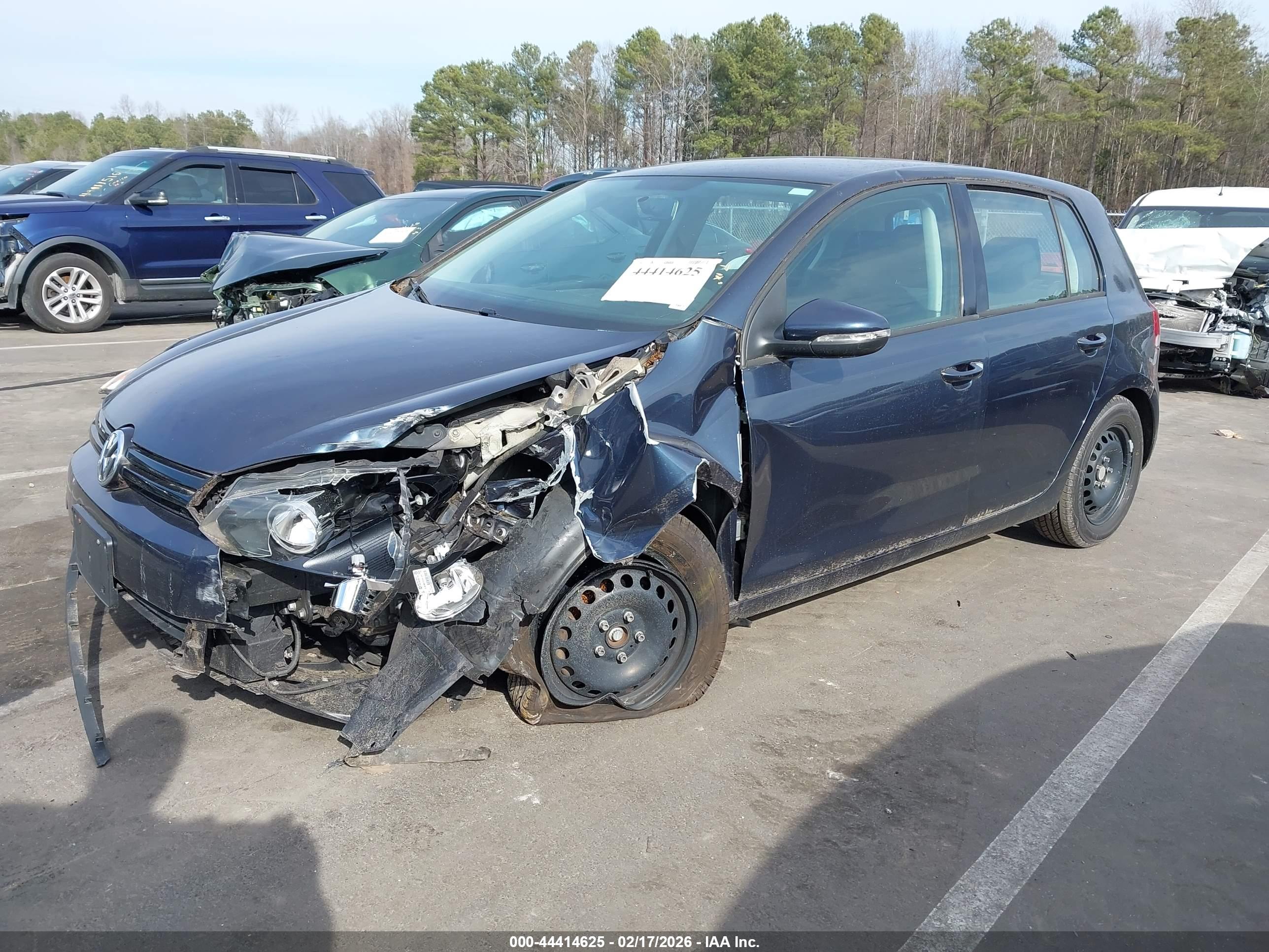 VOLKSWAGEN GOLF image 2