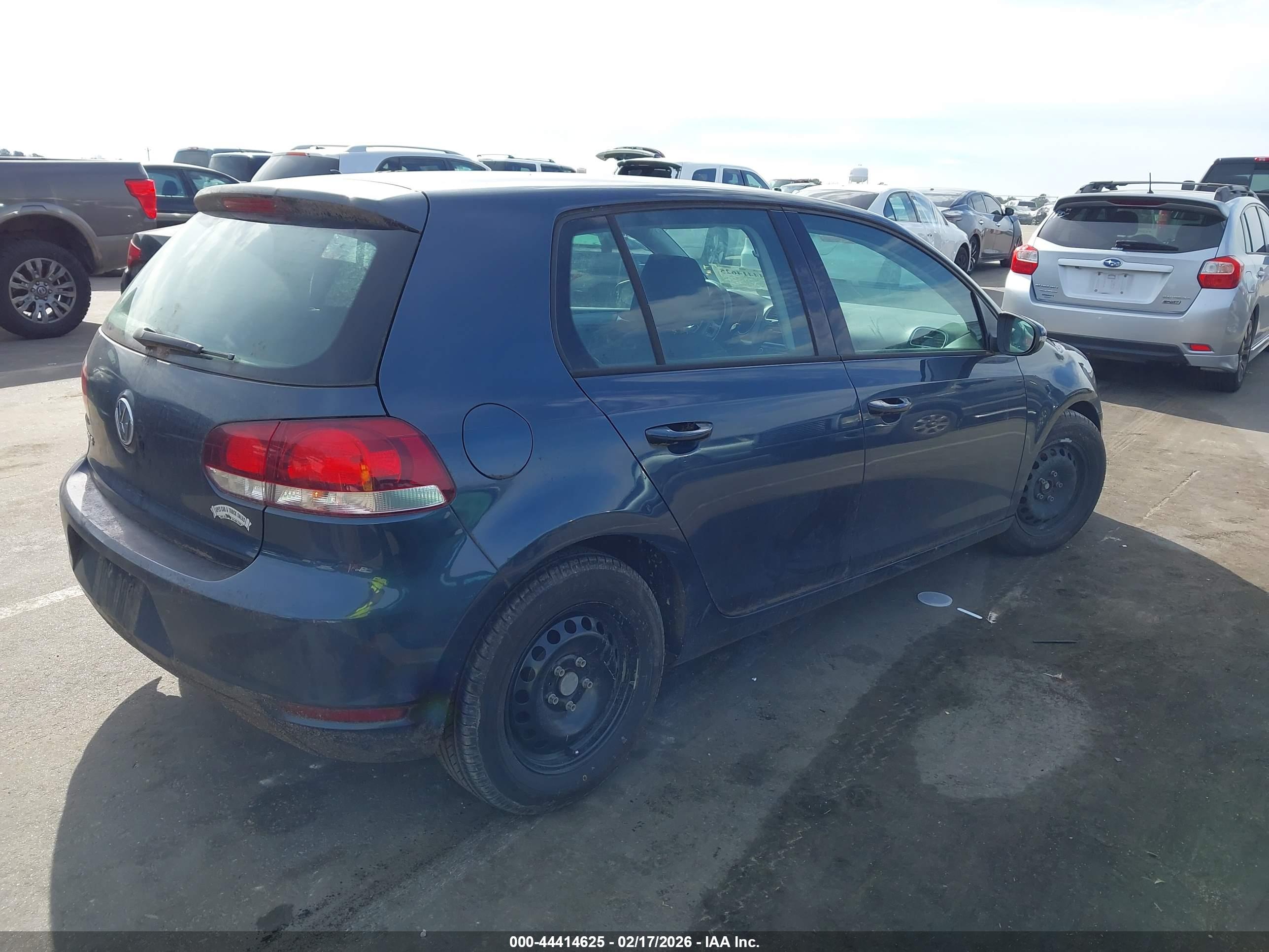 VOLKSWAGEN GOLF image 4
