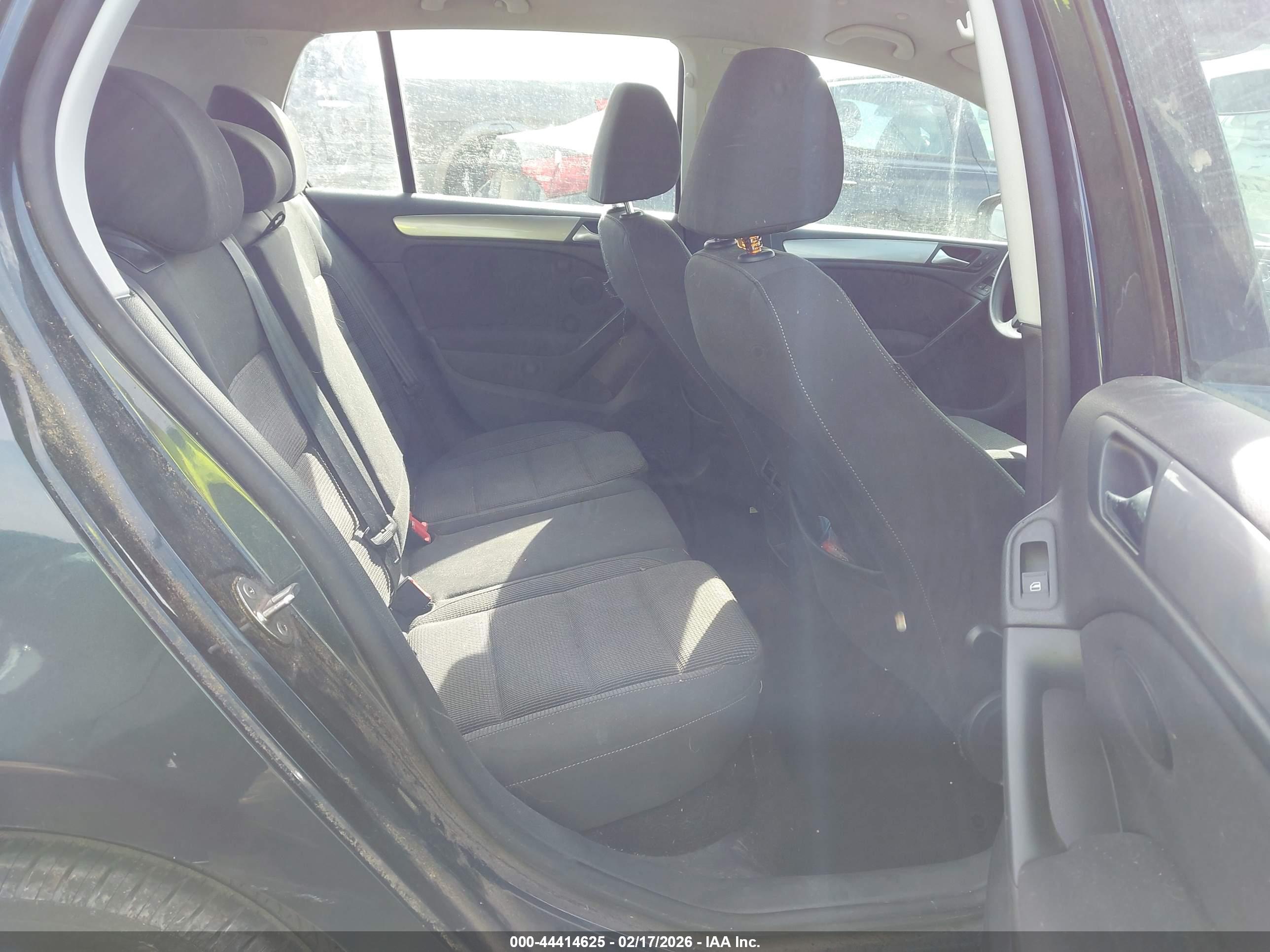 VOLKSWAGEN GOLF image 8