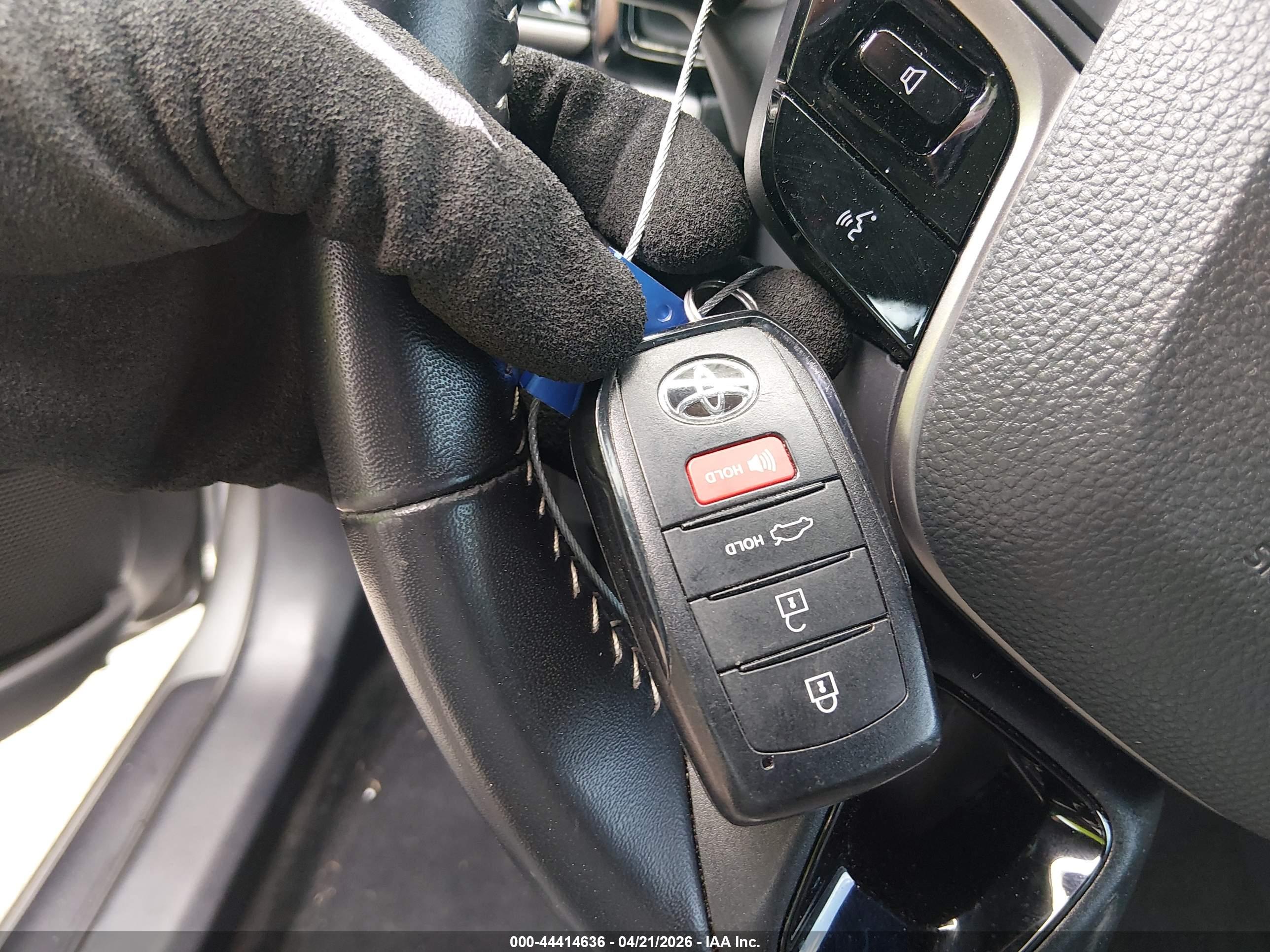 TOYOTA CAMRY image 11
