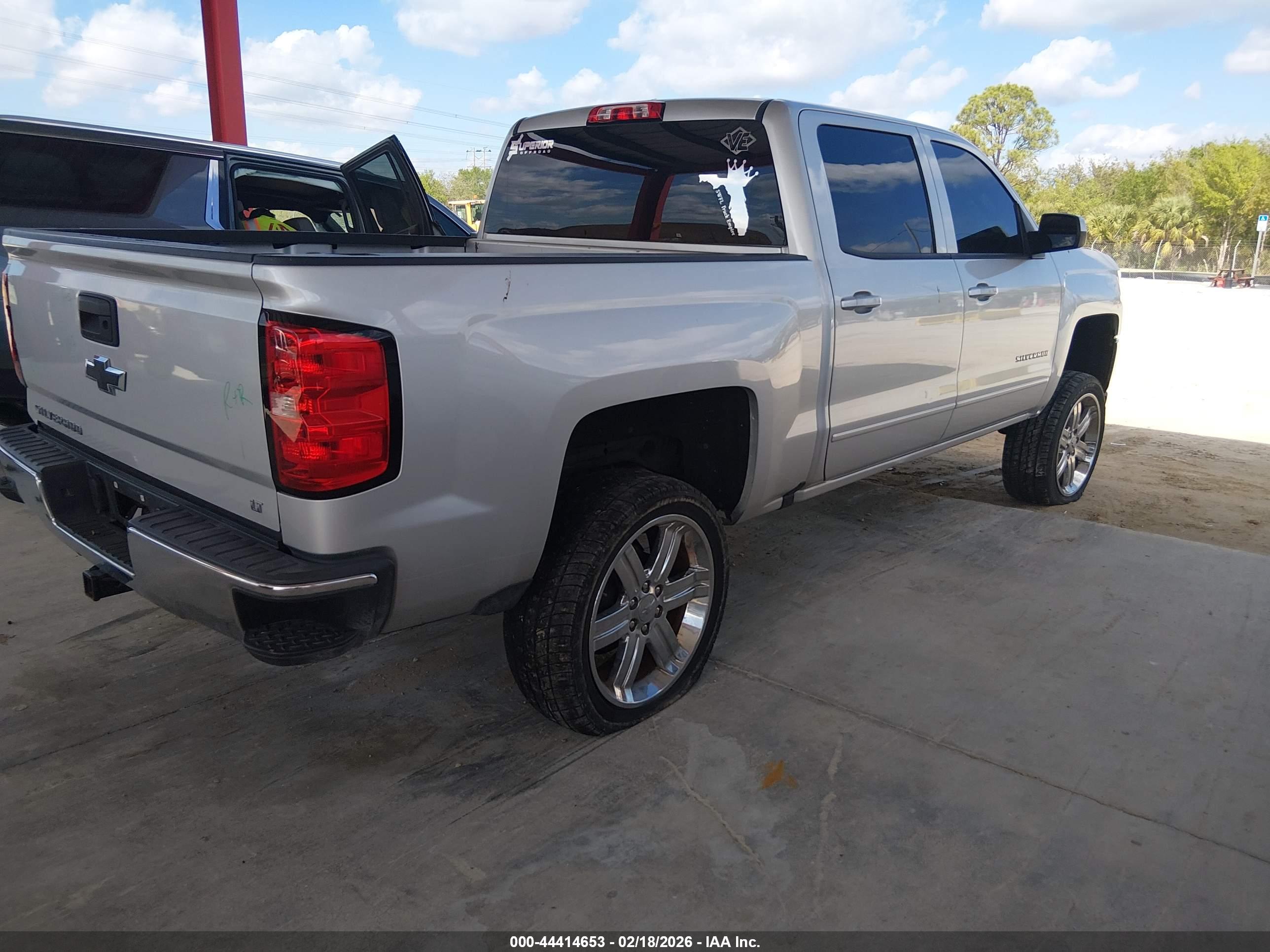 CHEVROLET SILVERADO image 4