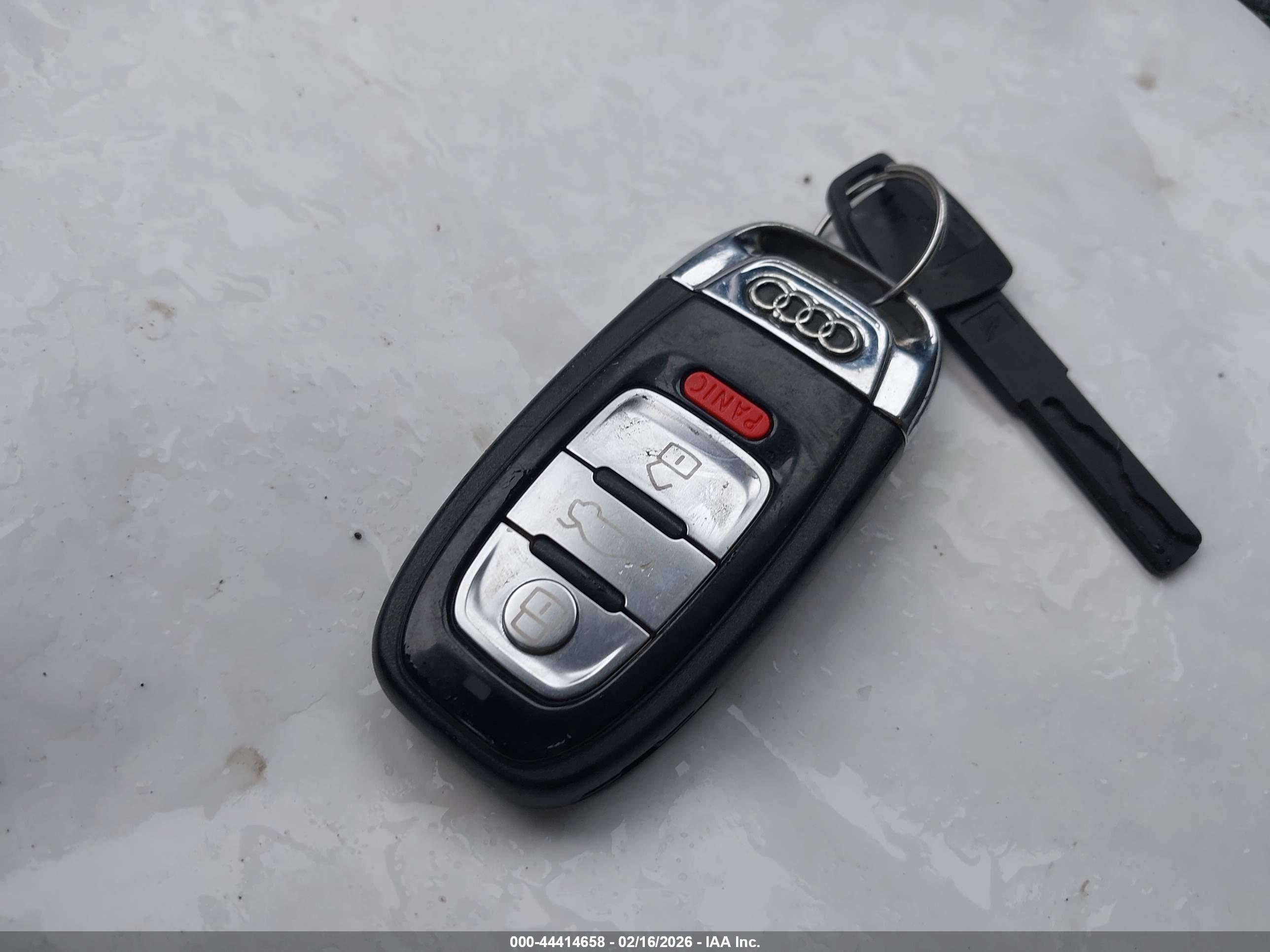 AUDI A8 image 11