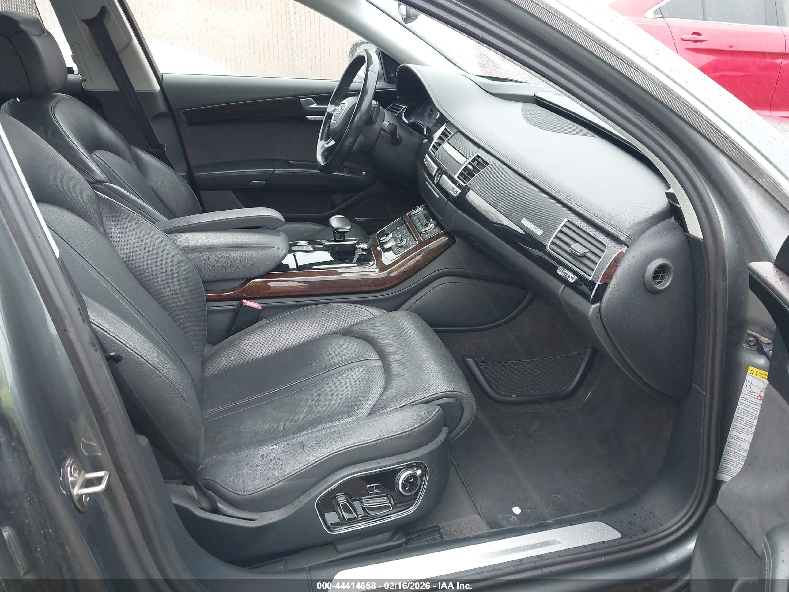 AUDI A8 image 5