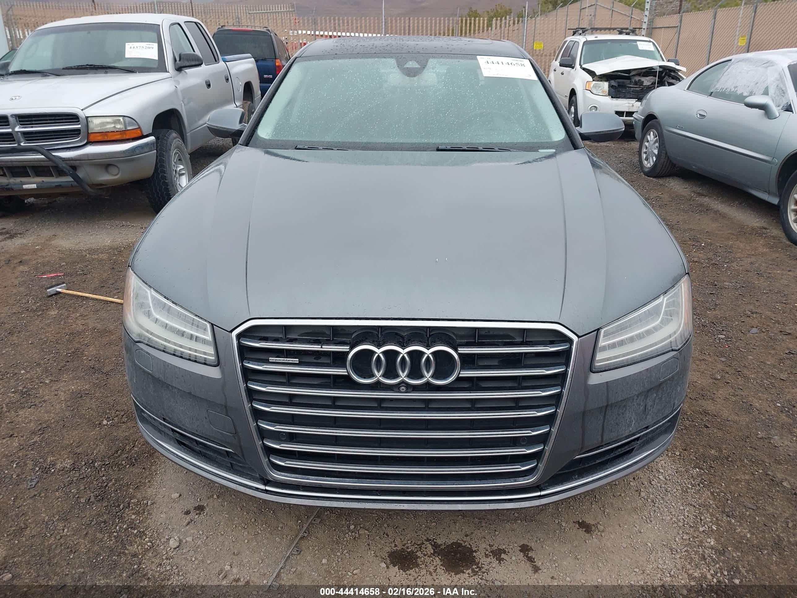 AUDI A8 image 6