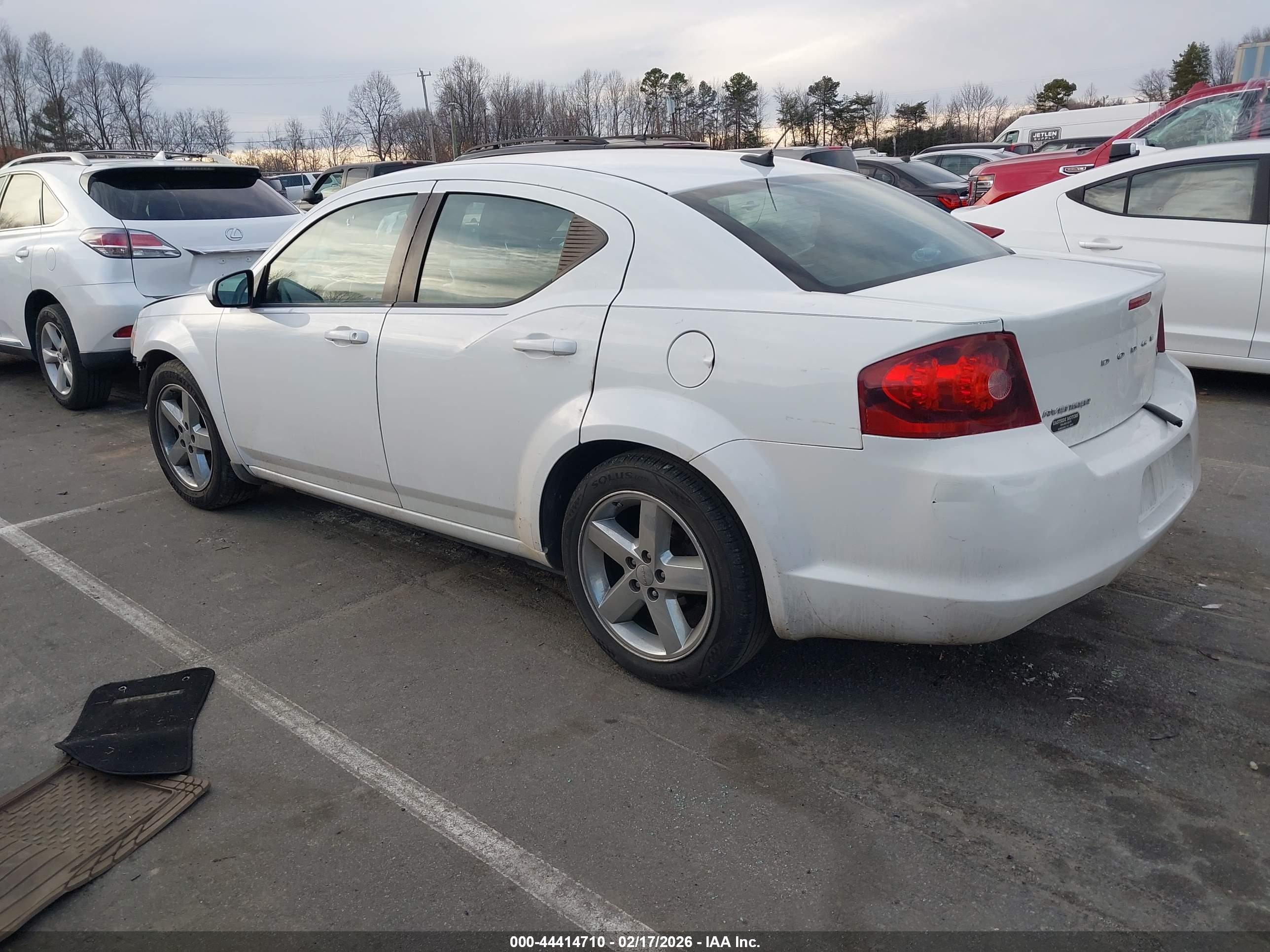 DODGE AVENGER image 3