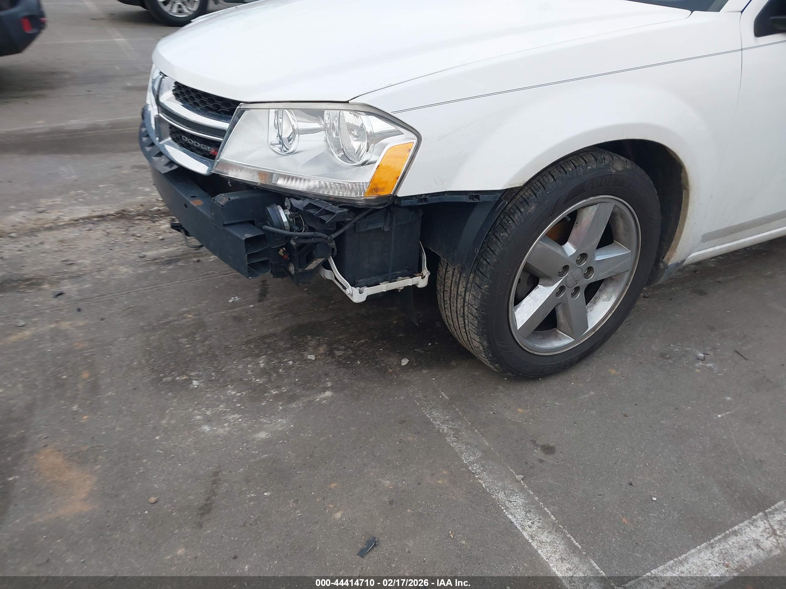 DODGE AVENGER image 6