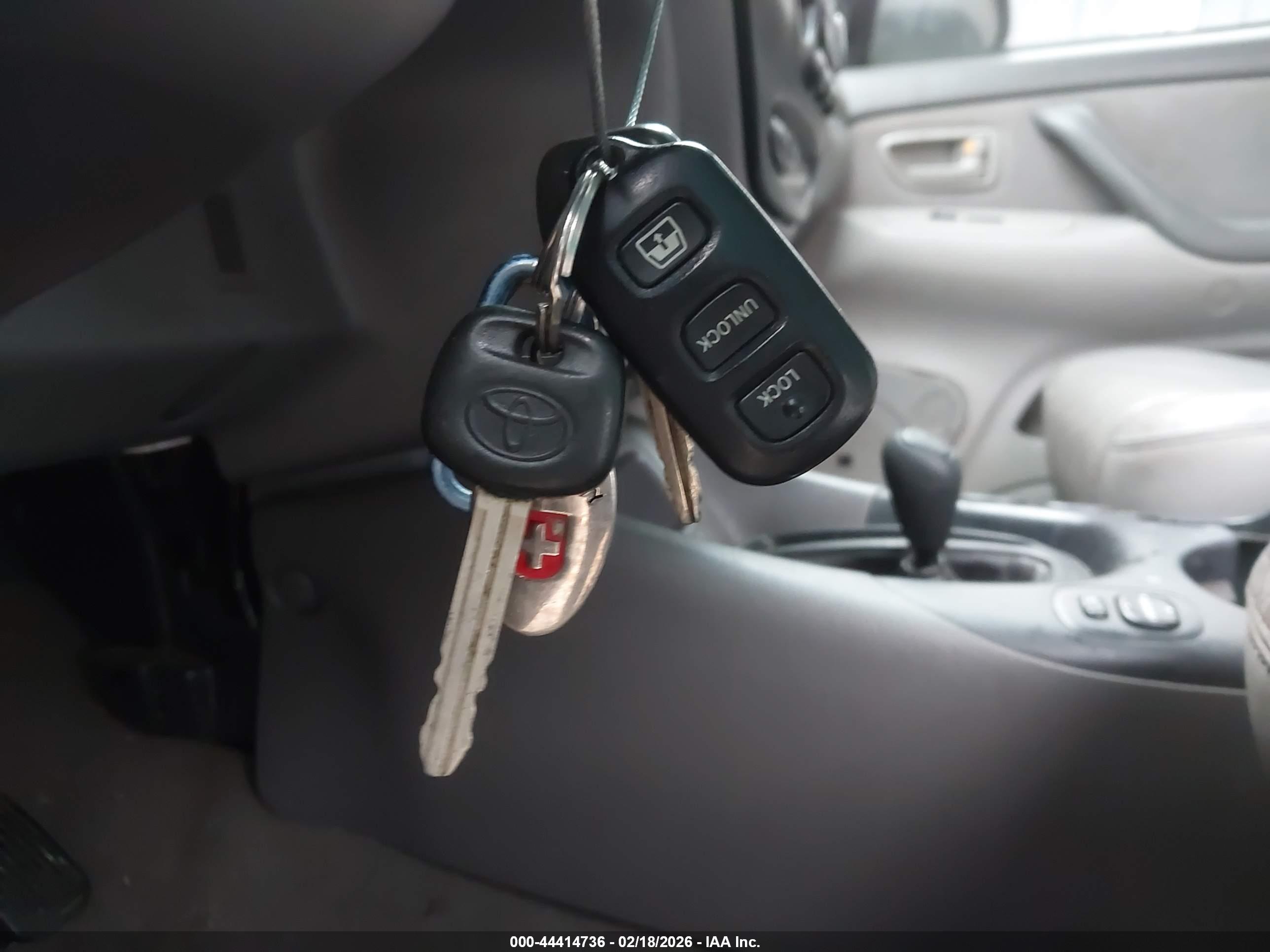 TOYOTA SEQUOIA image 11