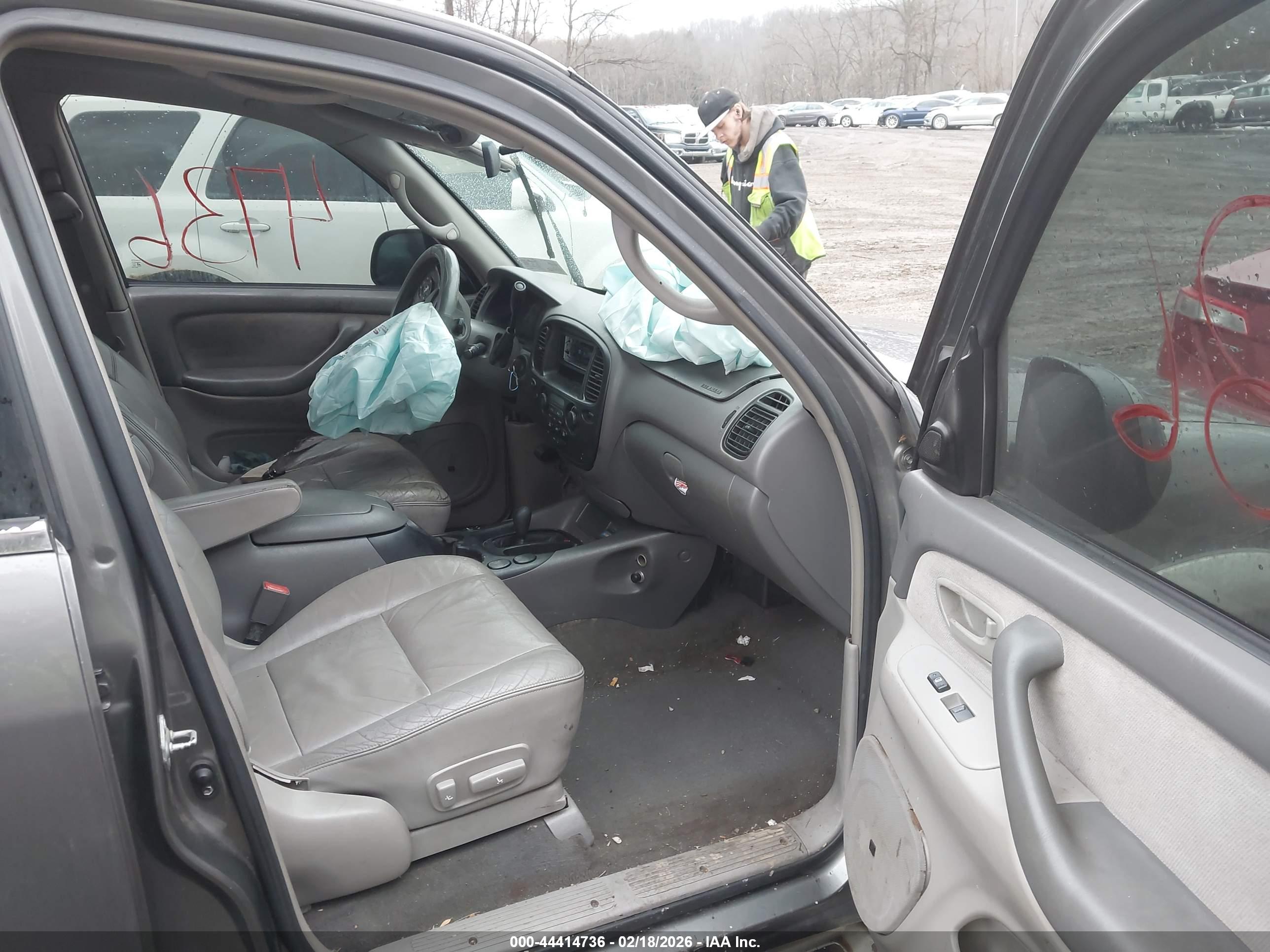 TOYOTA SEQUOIA image 5