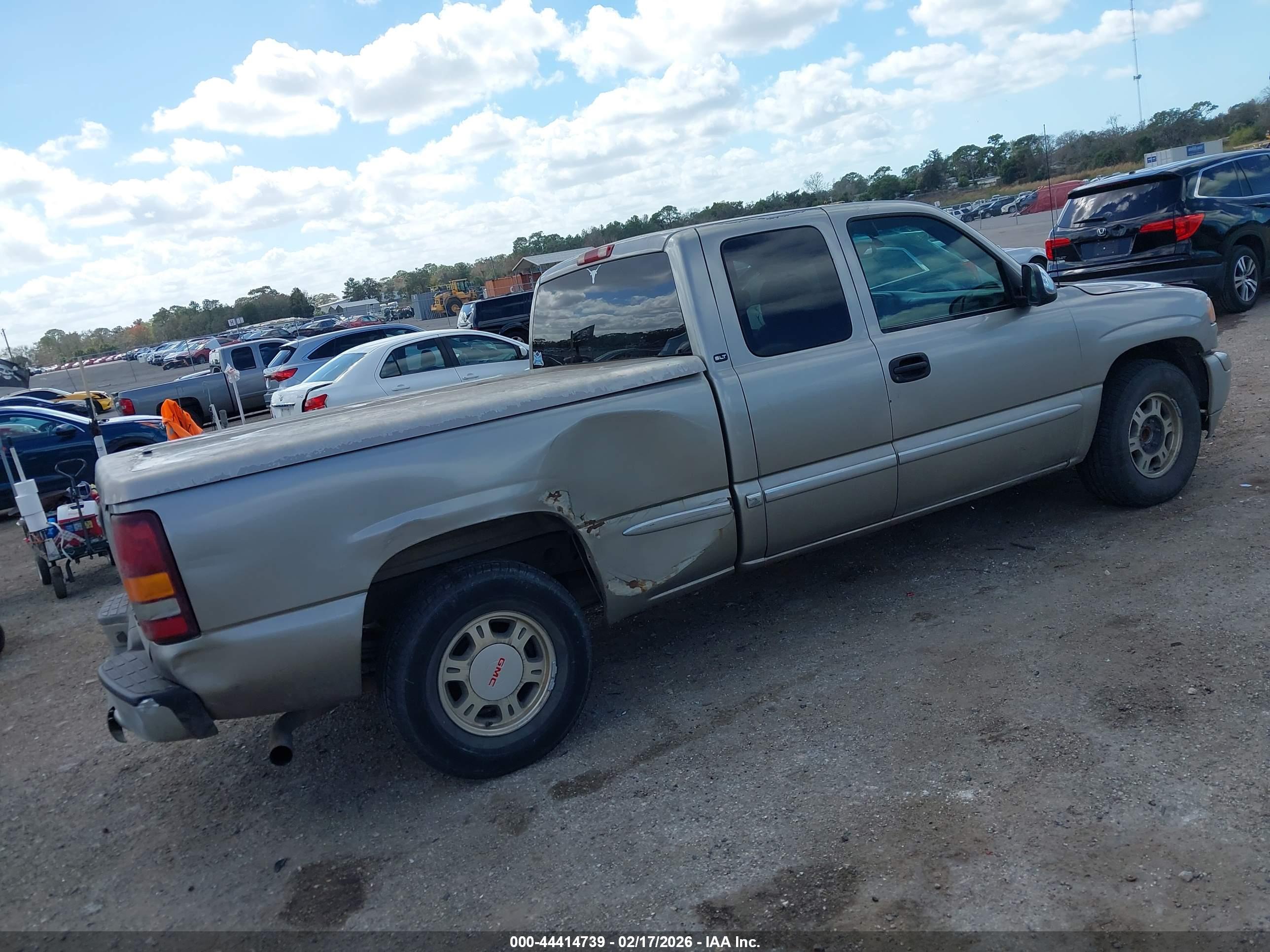 GMC SIERRA image 4