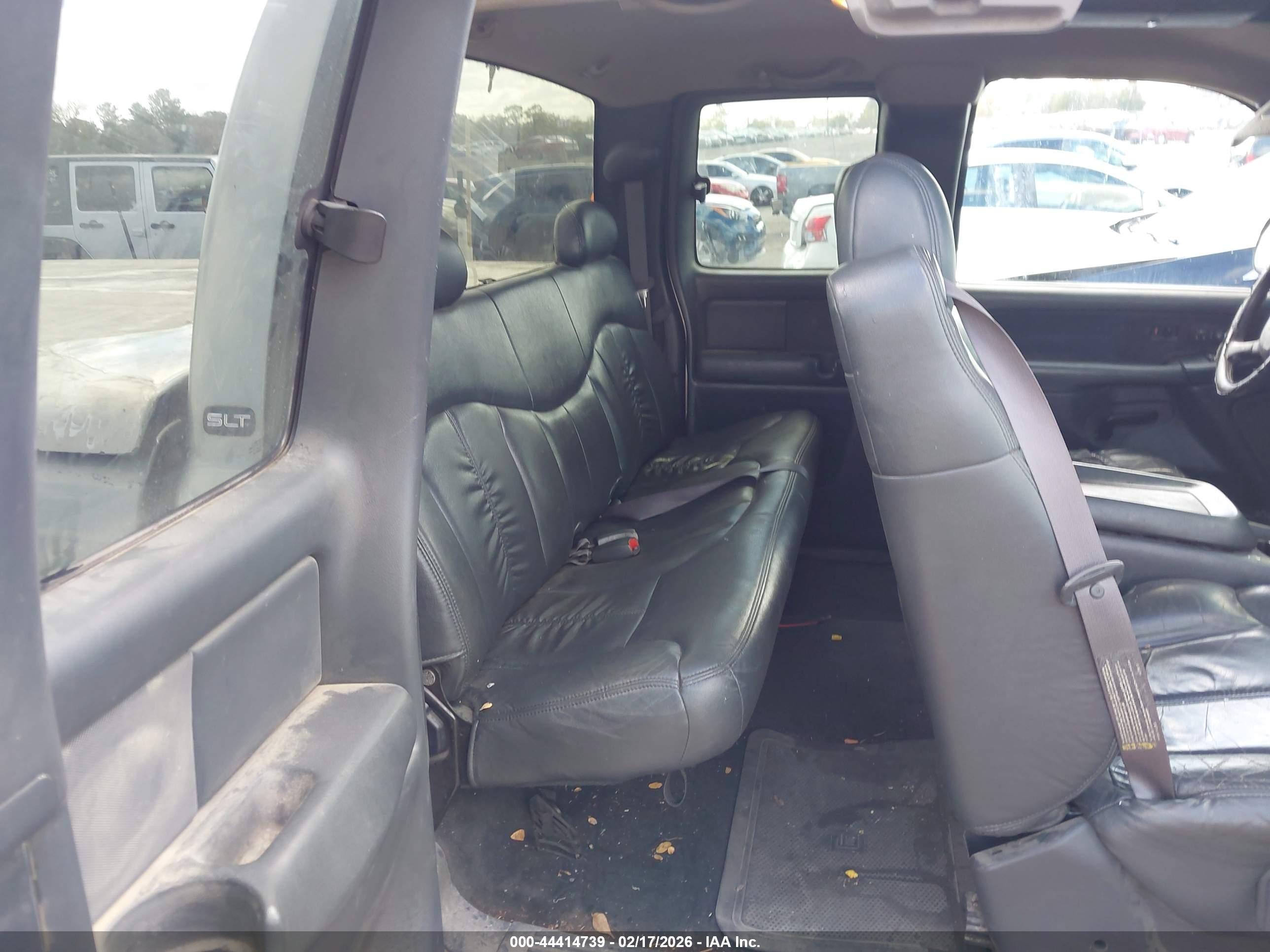 GMC SIERRA image 8