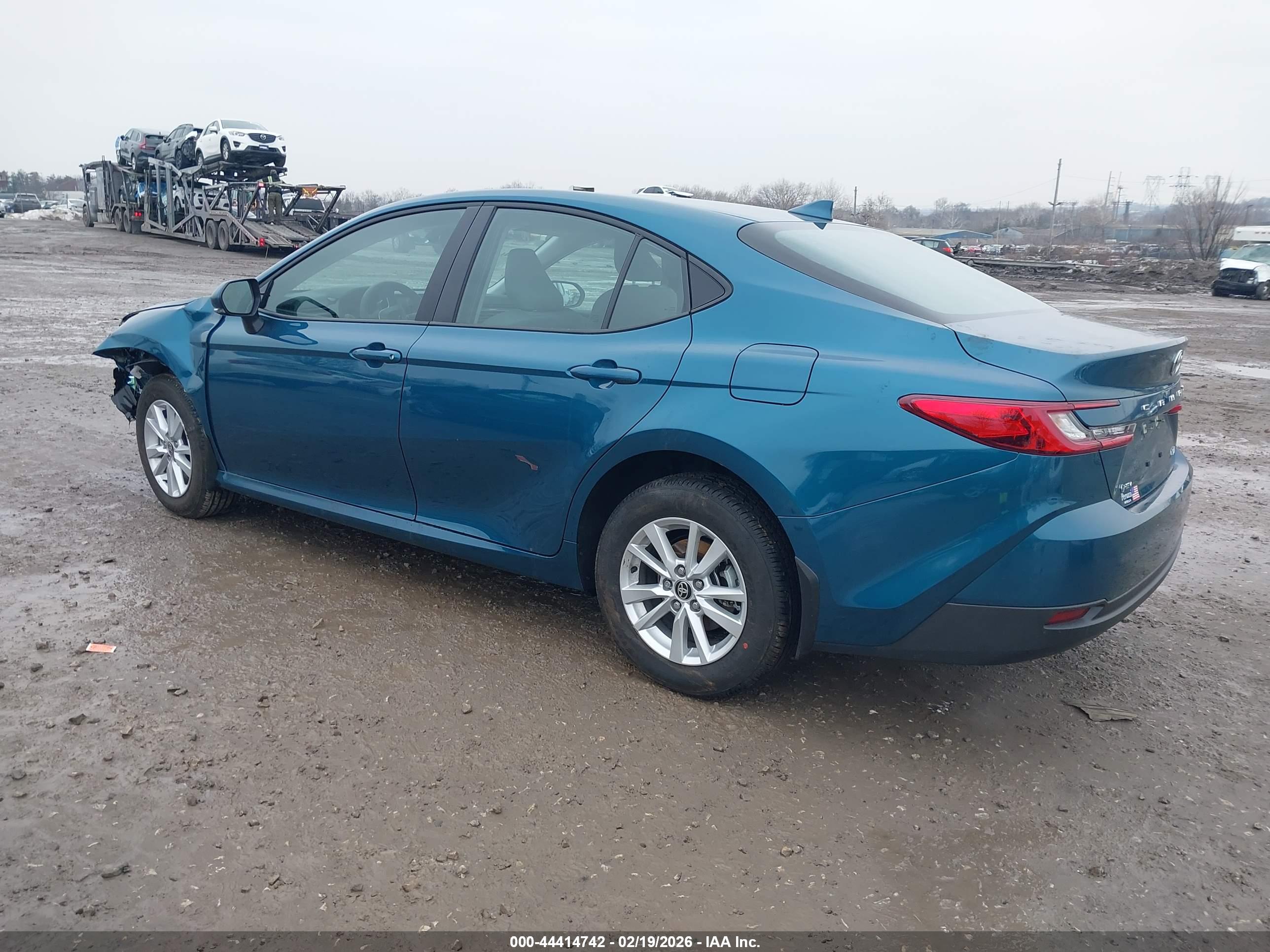 TOYOTA CAMRY image 3