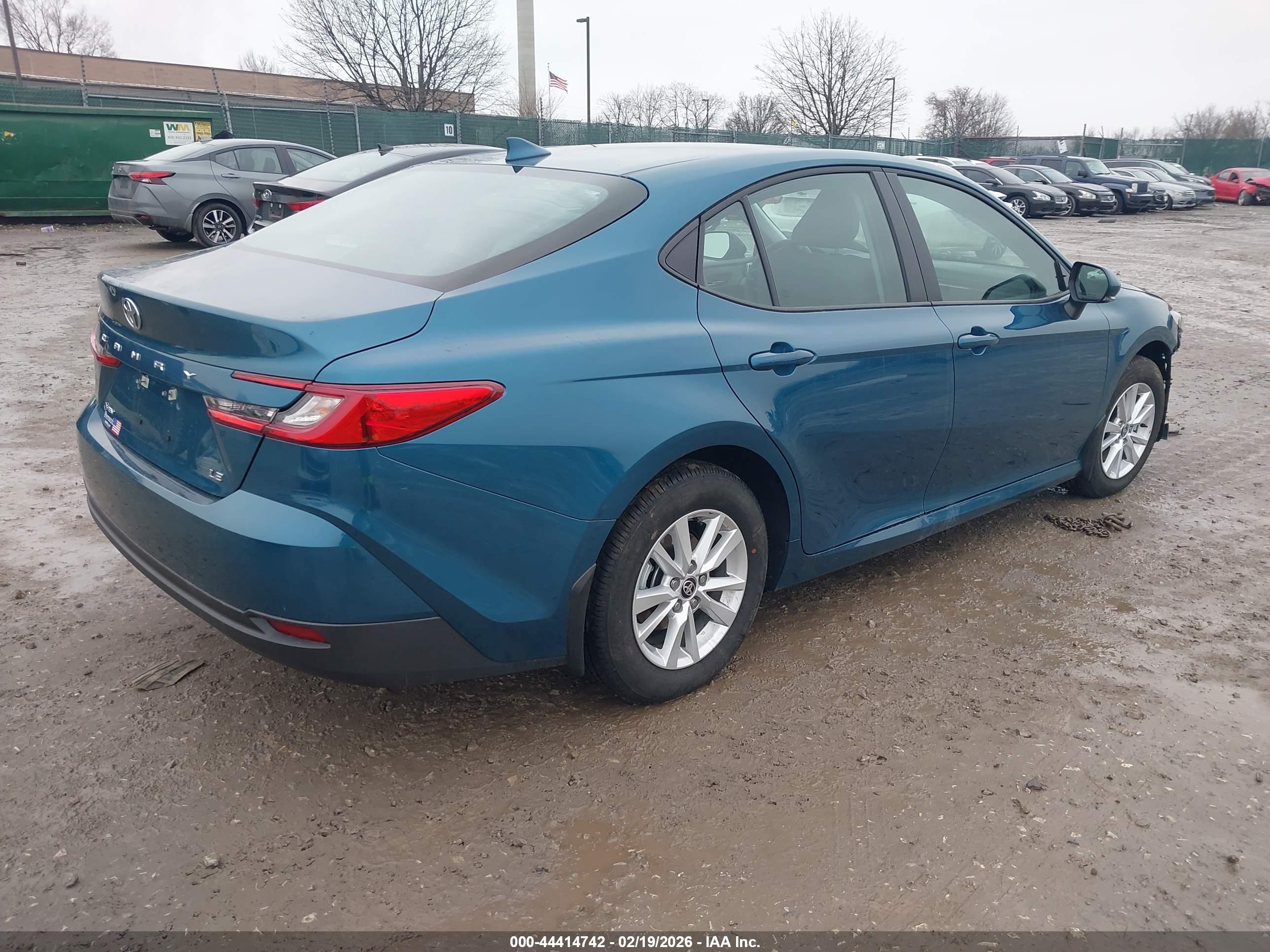 TOYOTA CAMRY image 4