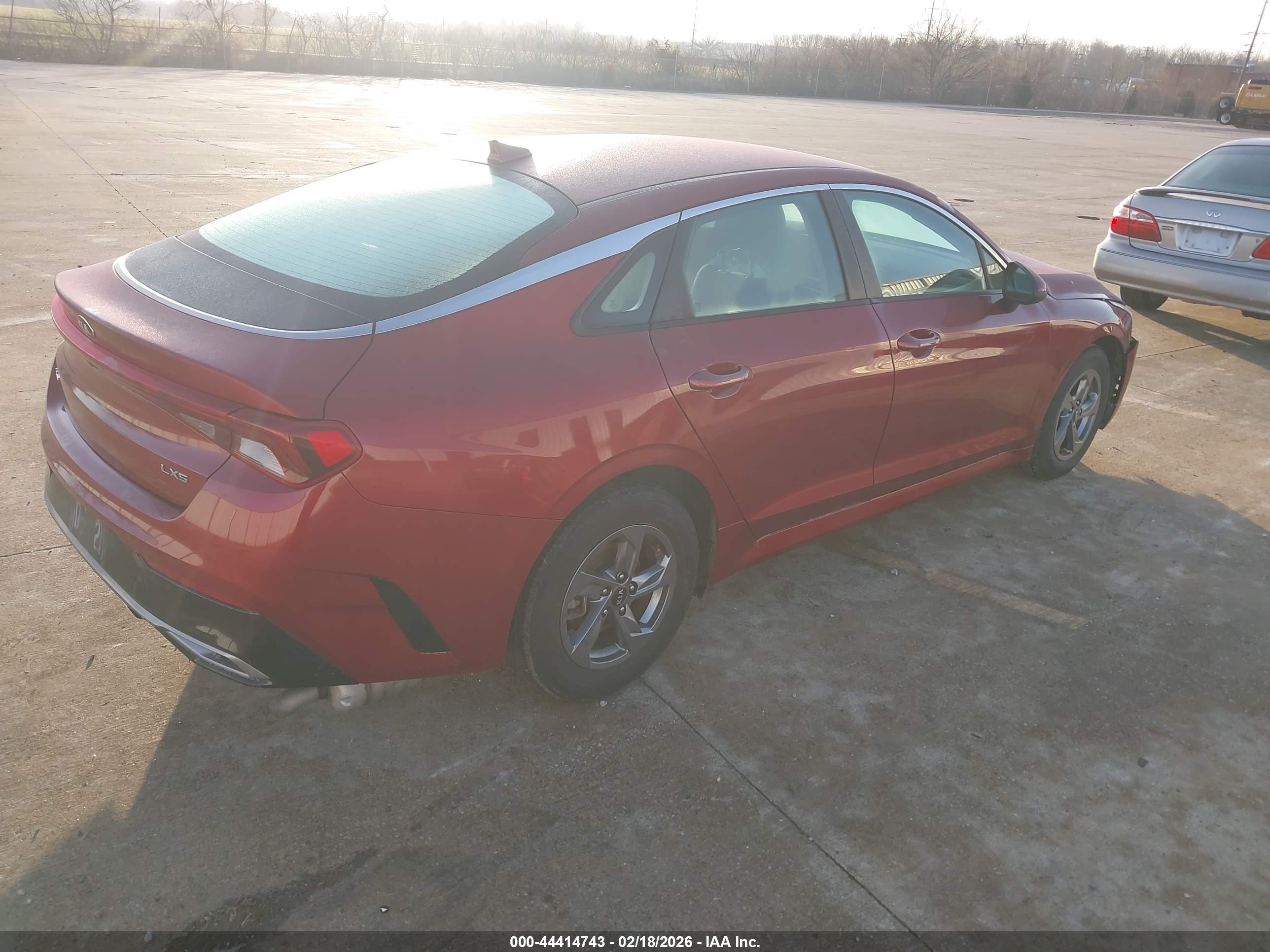 KIA K5 image 2