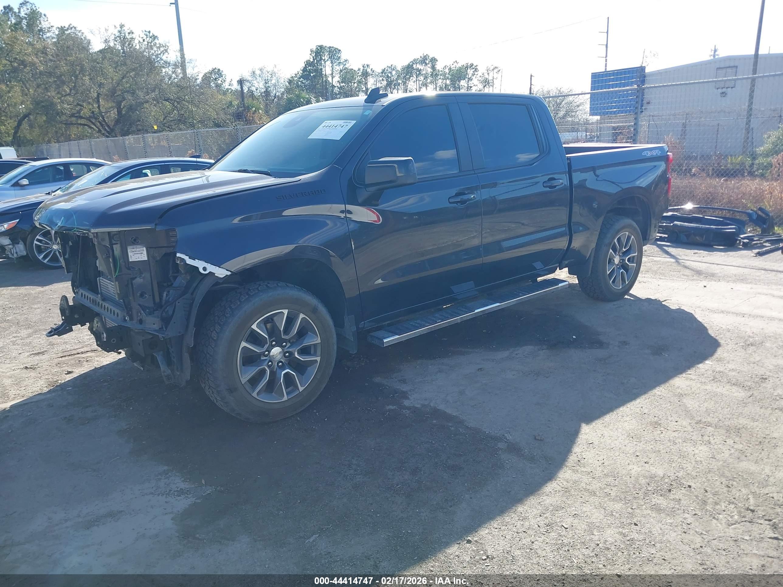 CHEVROLET SILVERADO image 2