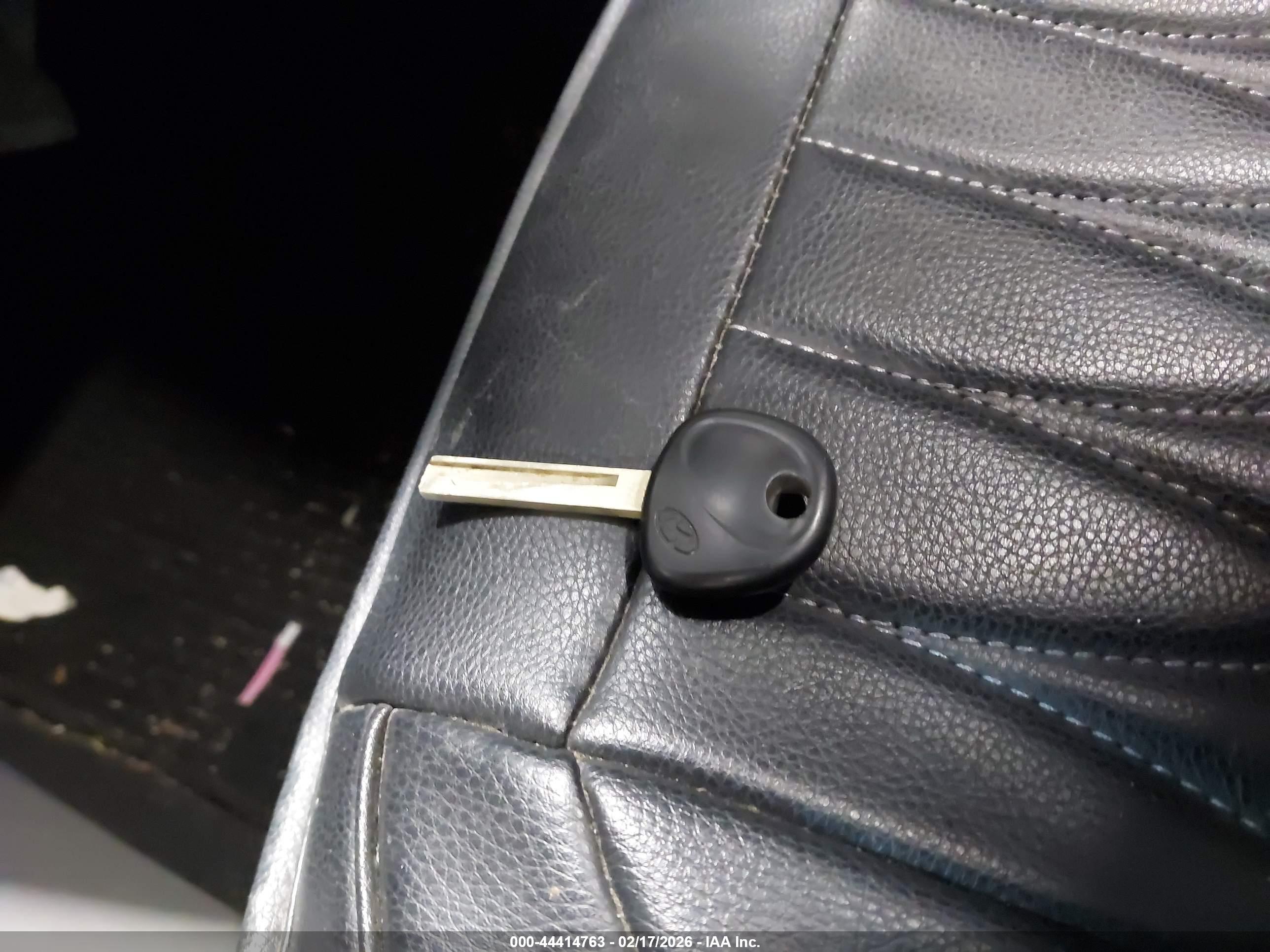 HYUNDAI ACCENT image 11