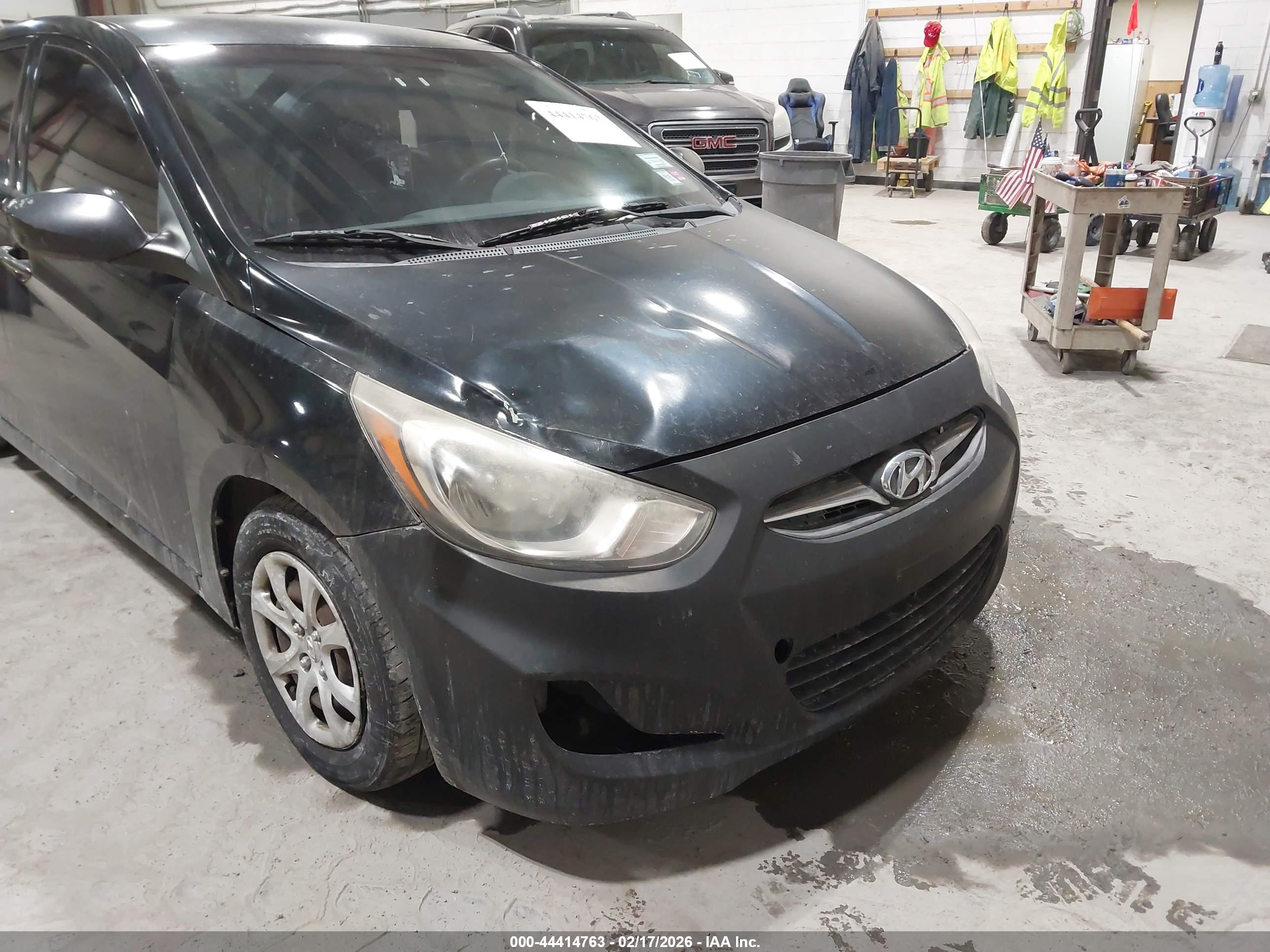 HYUNDAI ACCENT image 6