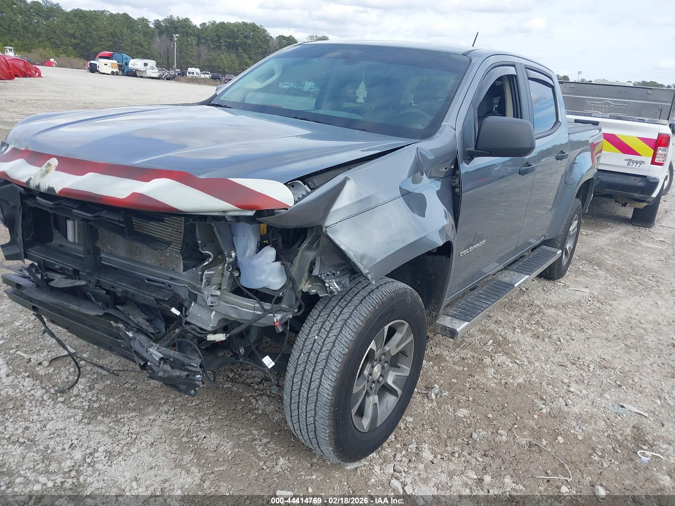 CHEVROLET COLORADO image 2