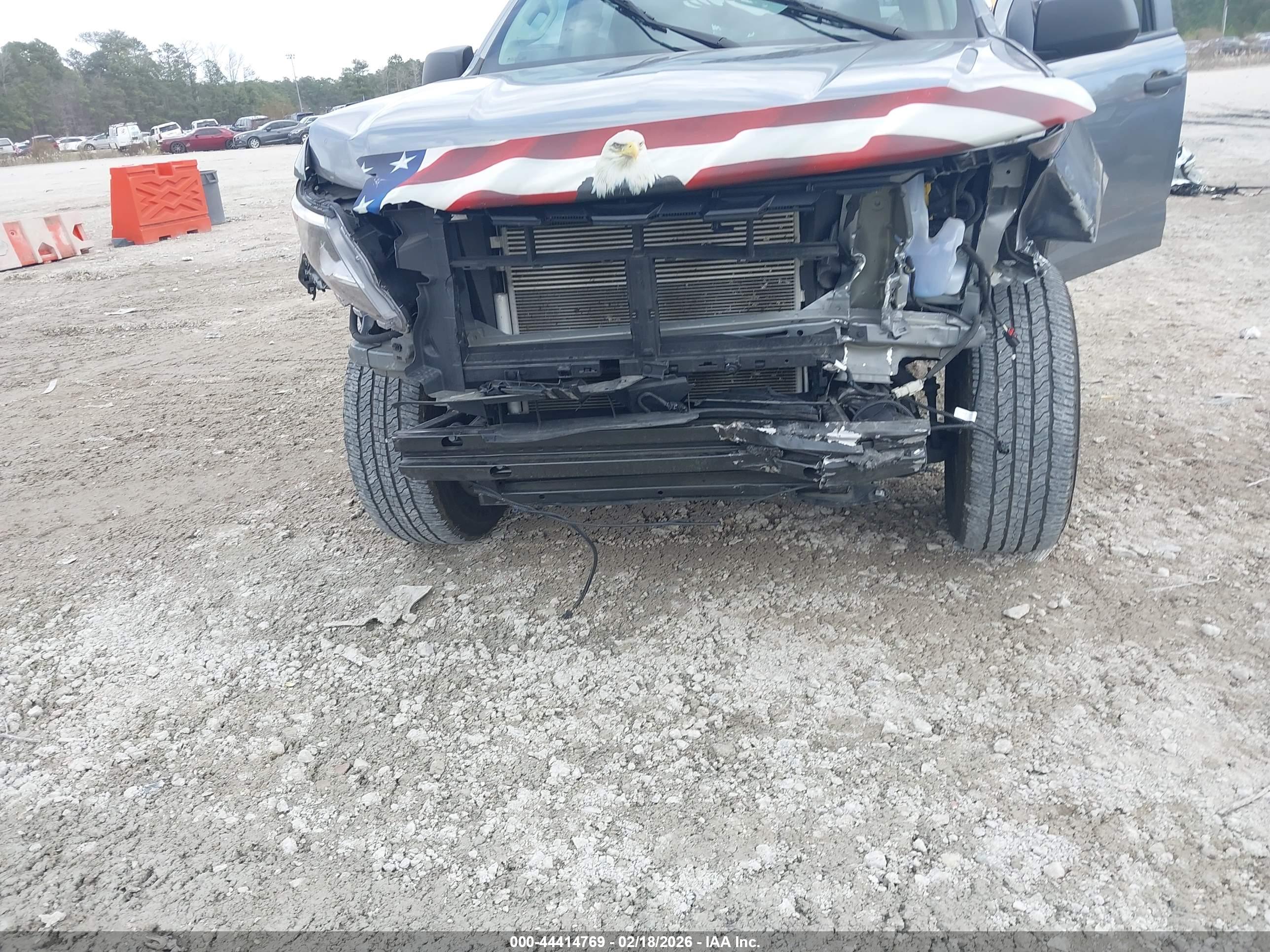 CHEVROLET COLORADO image 6