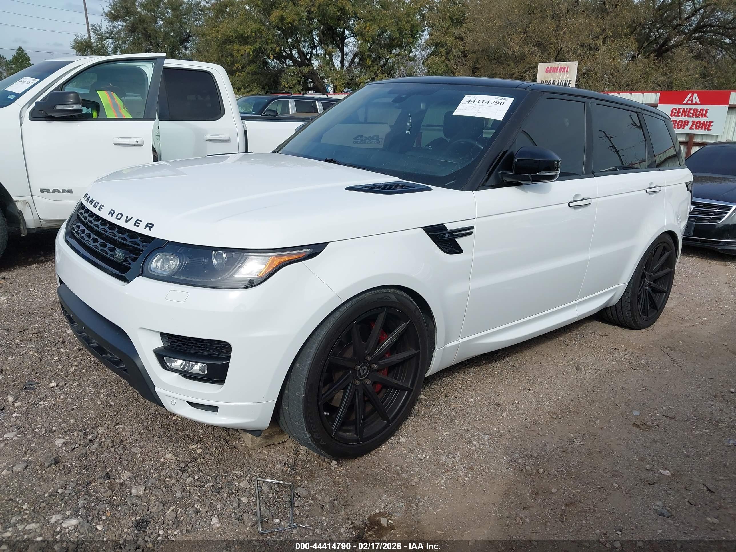 LAND ROVER image 2