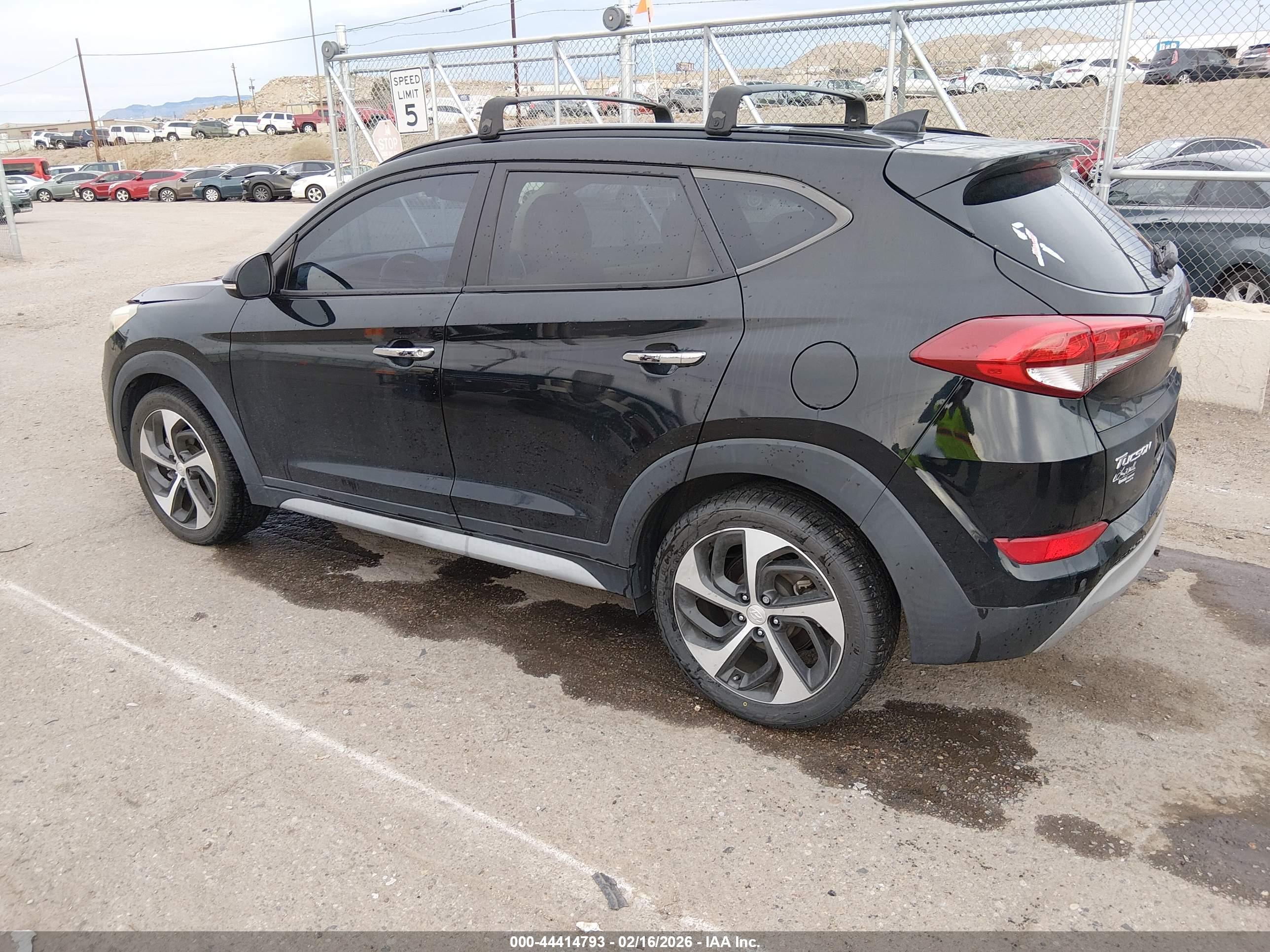 HYUNDAI TUCSON image 3