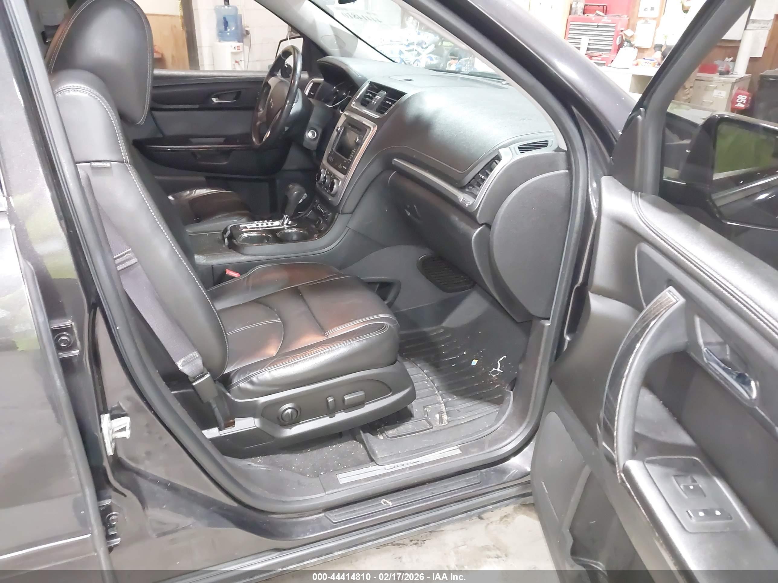 GMC ACADIA image 5