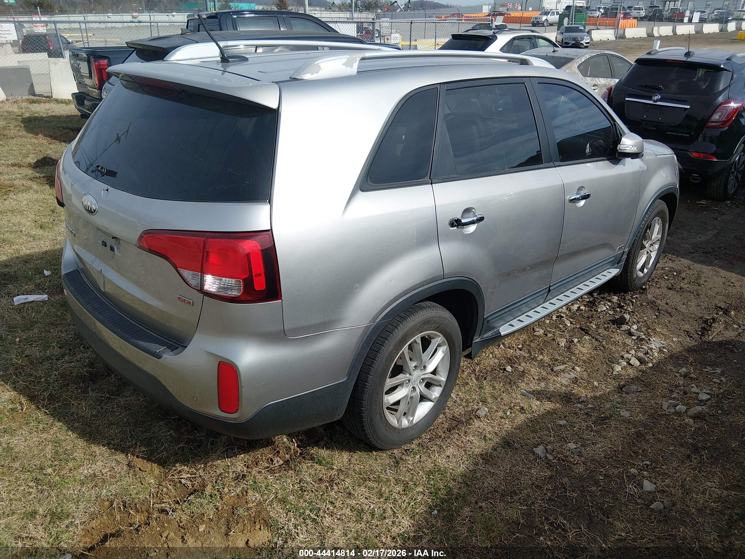 KIA SORENTO image 4
