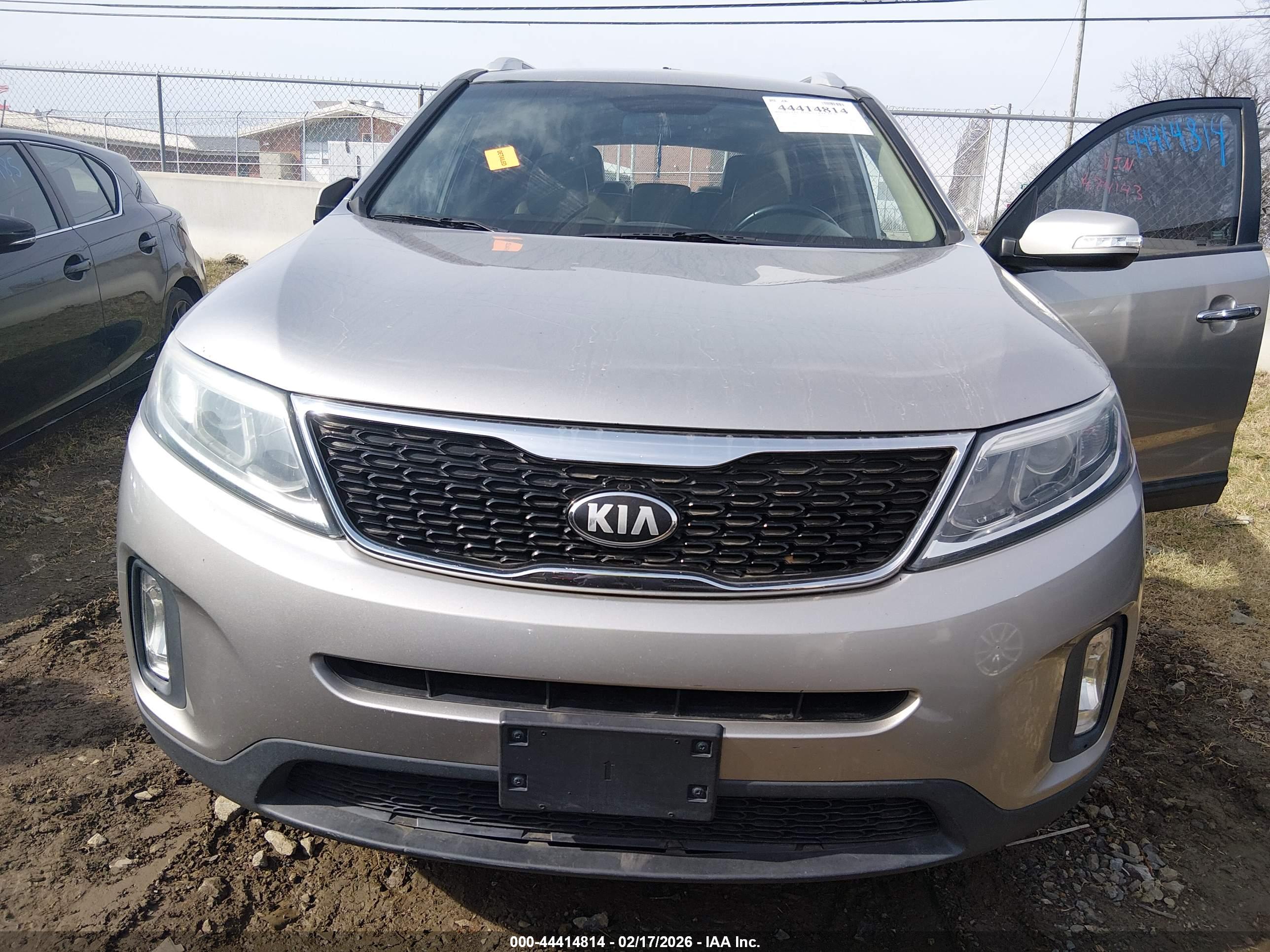KIA SORENTO image 6