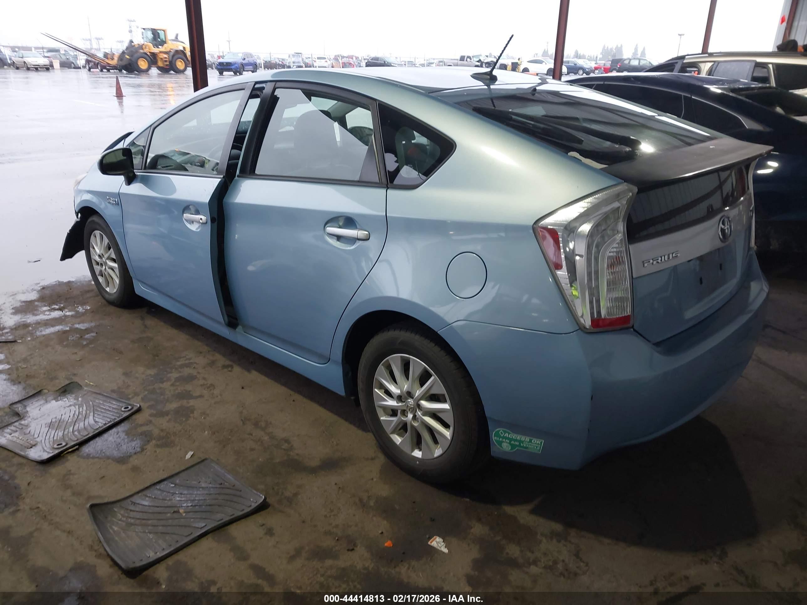 TOYOTA PRIUS image 3