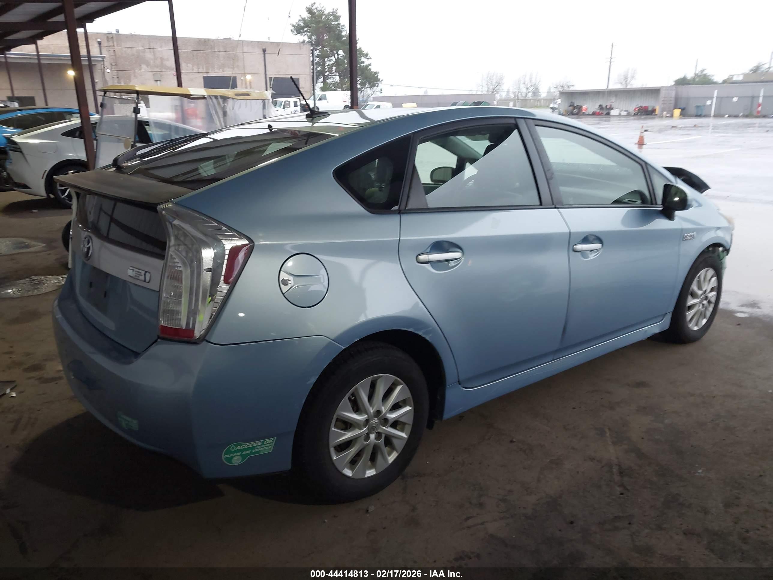 TOYOTA PRIUS image 4