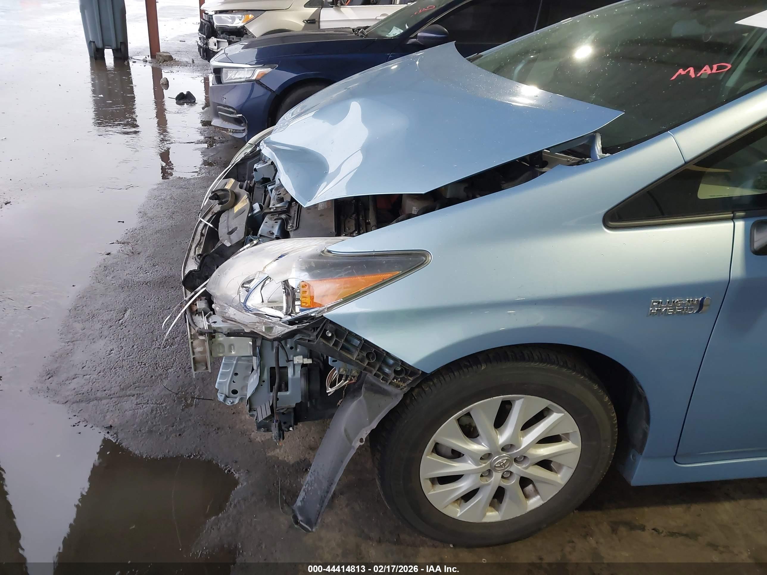 TOYOTA PRIUS image 6