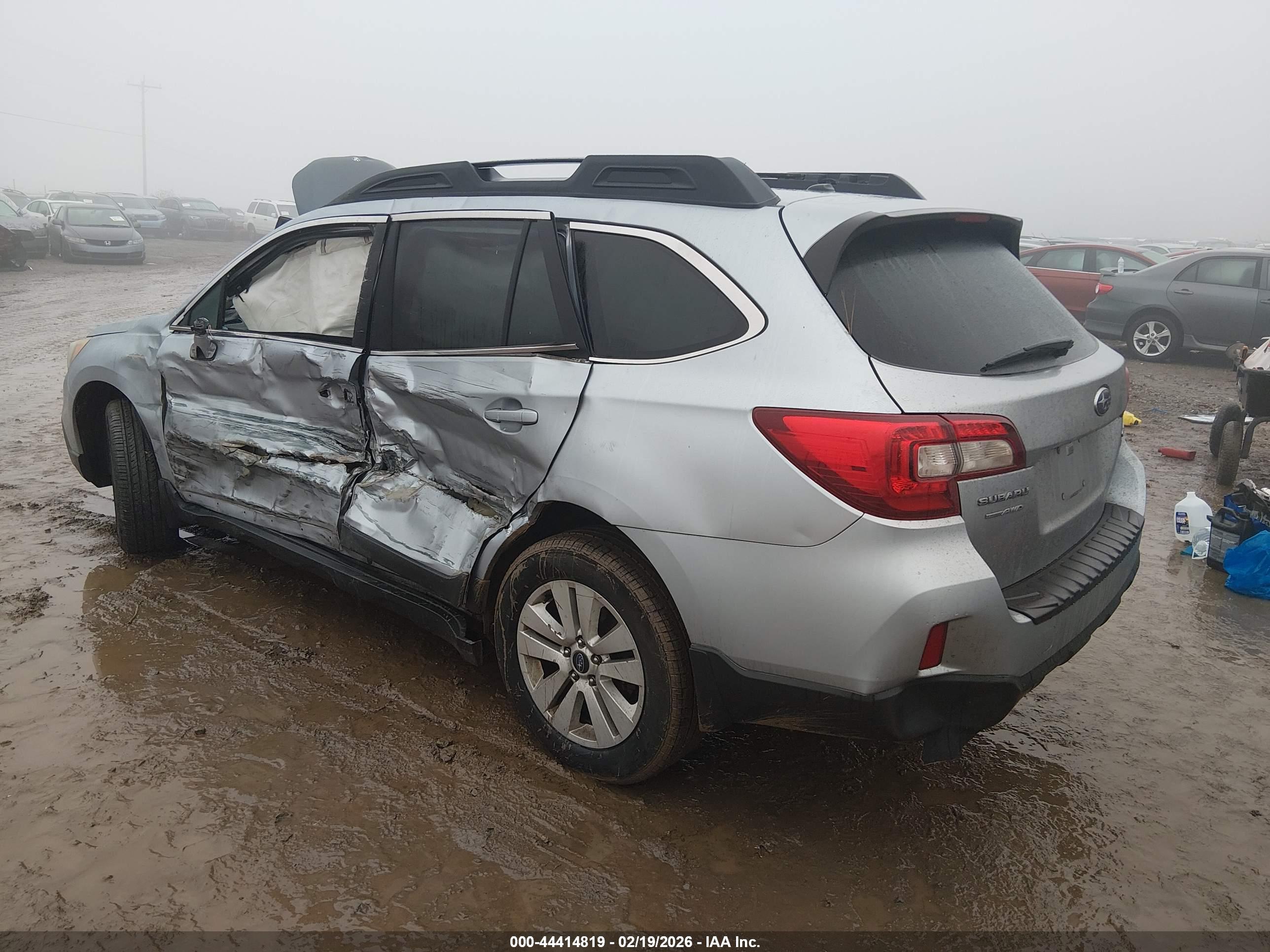 SUBARU OUTBACK image 3