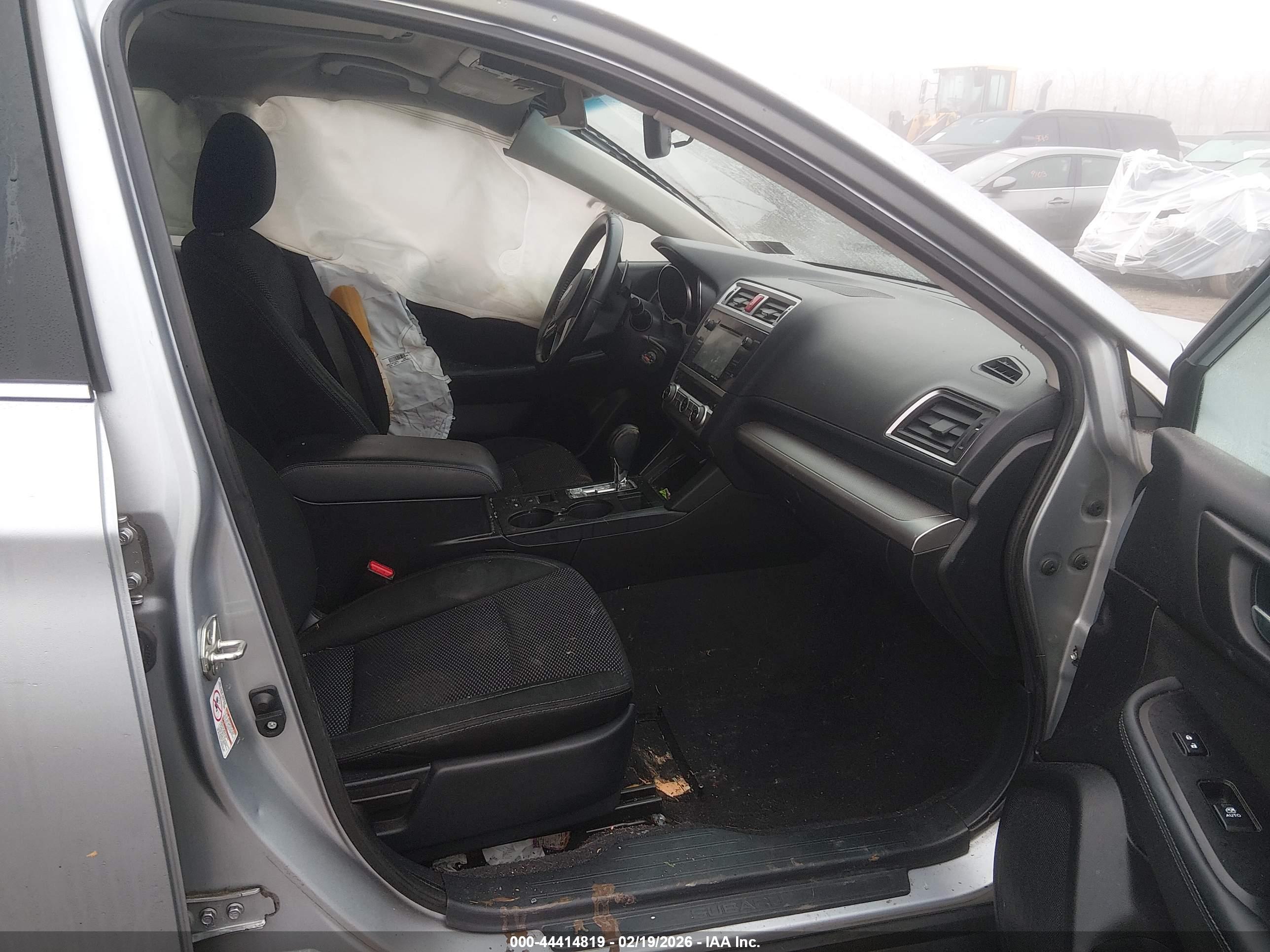 SUBARU OUTBACK image 5