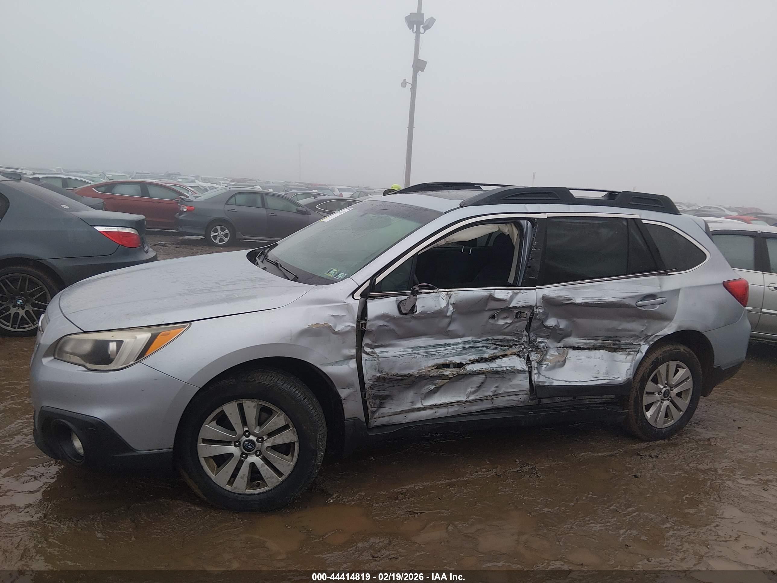 SUBARU OUTBACK image 6