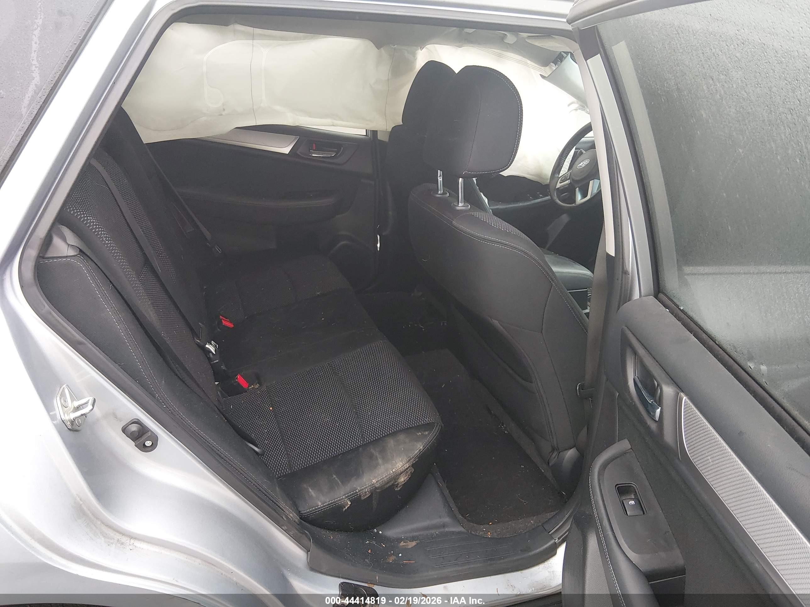 SUBARU OUTBACK image 8