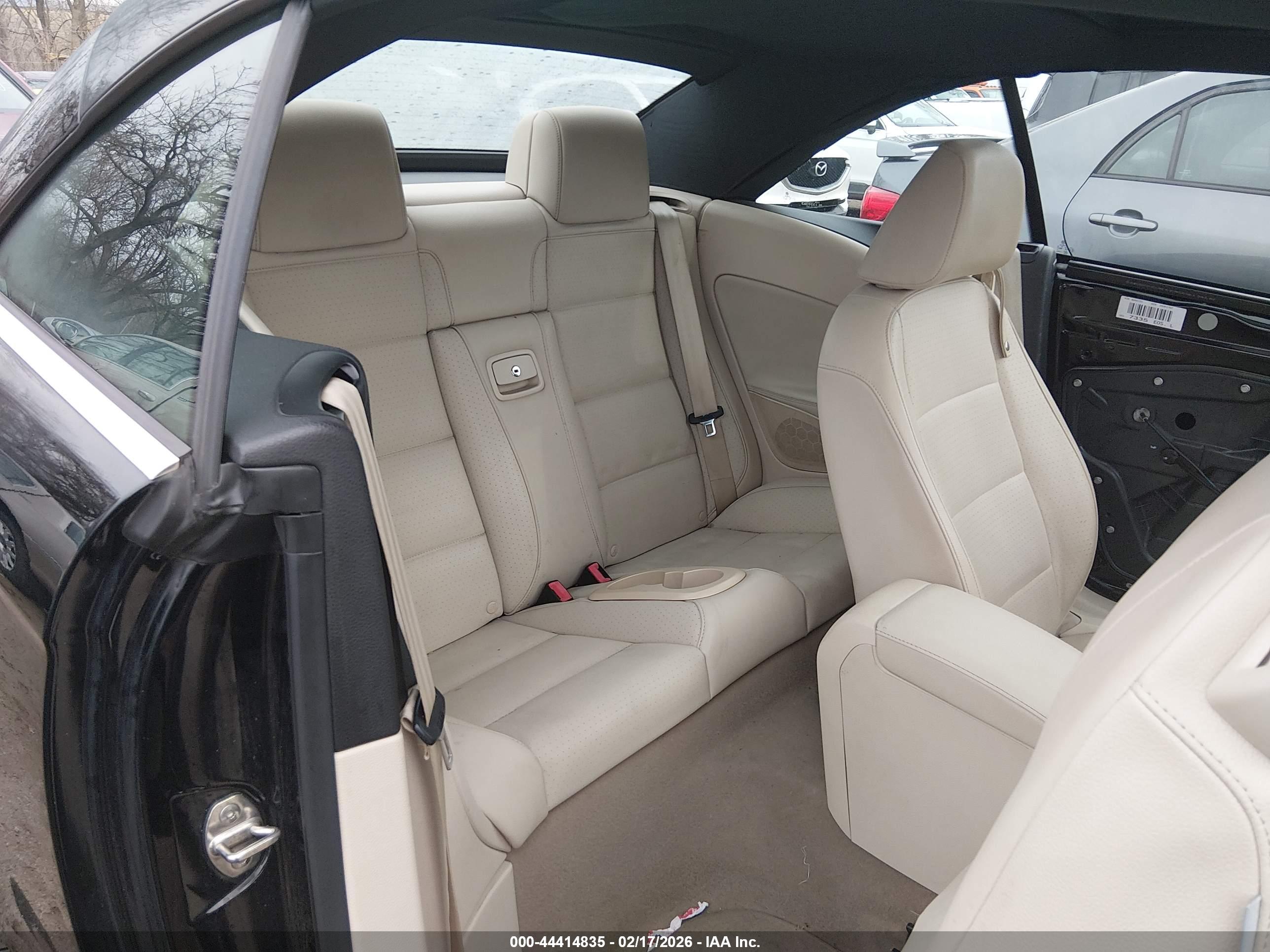 VOLKSWAGEN EOS image 8