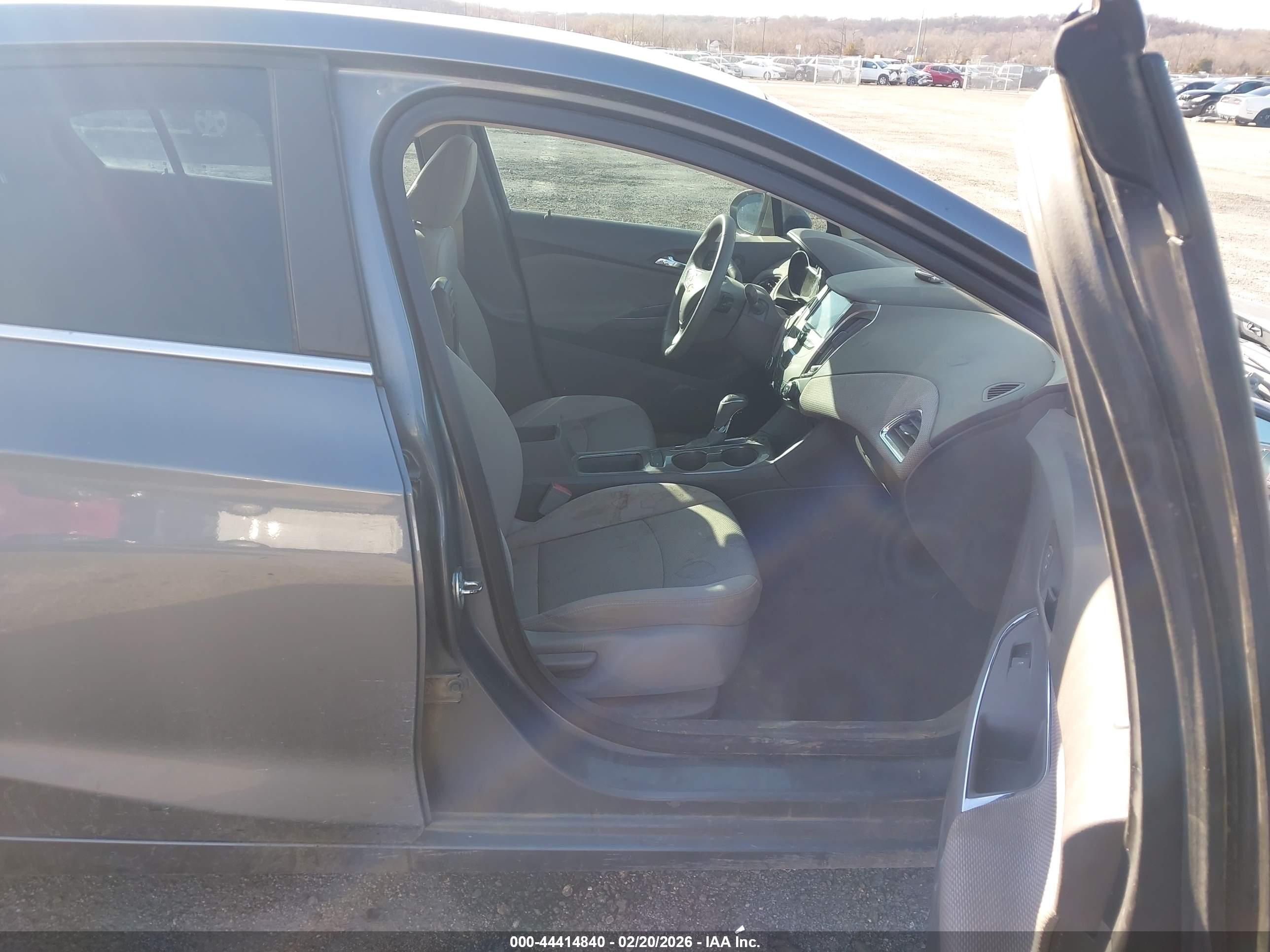 CHEVROLET CRUZE image 5