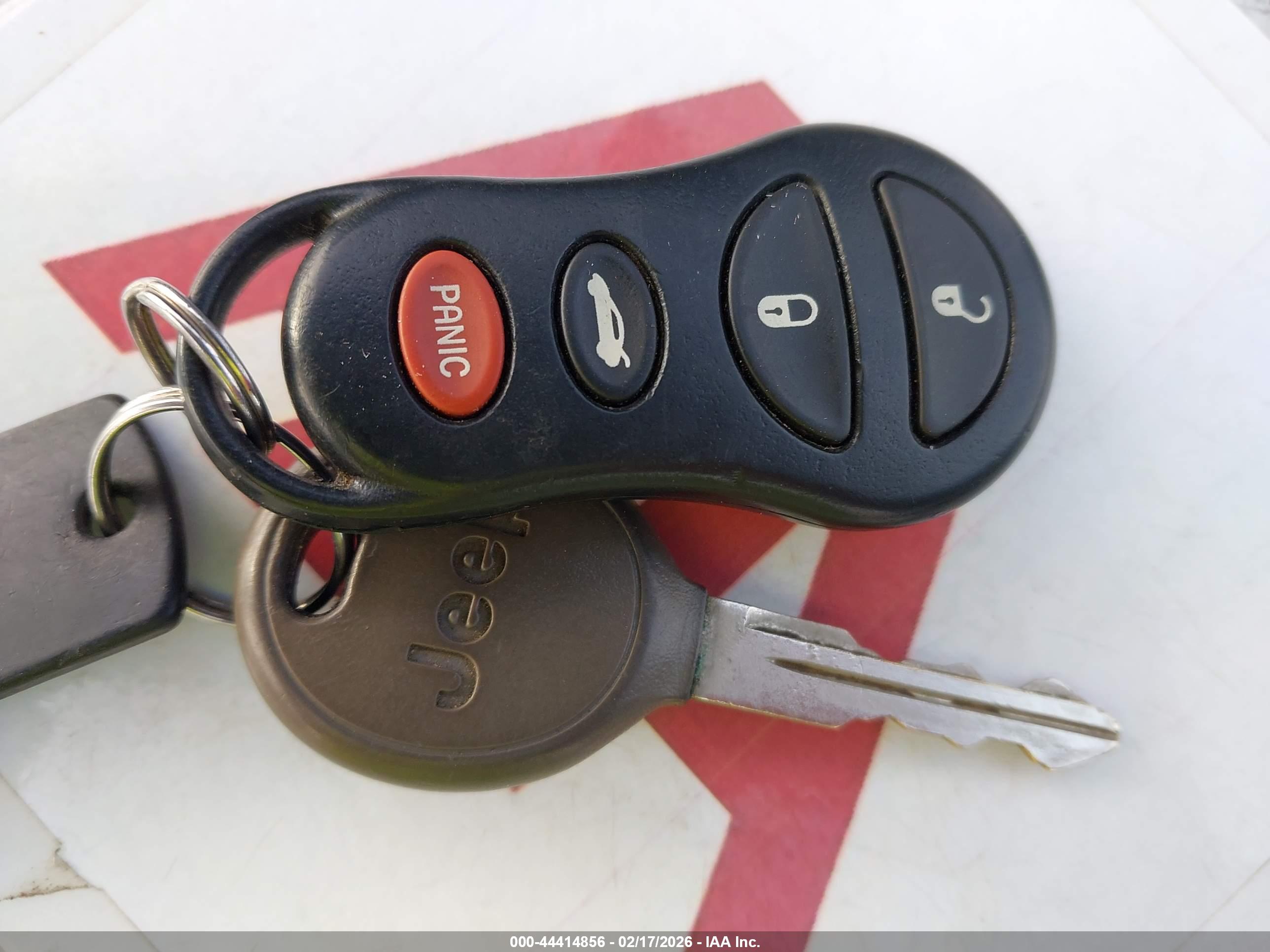 JEEP LIBERTY image 11