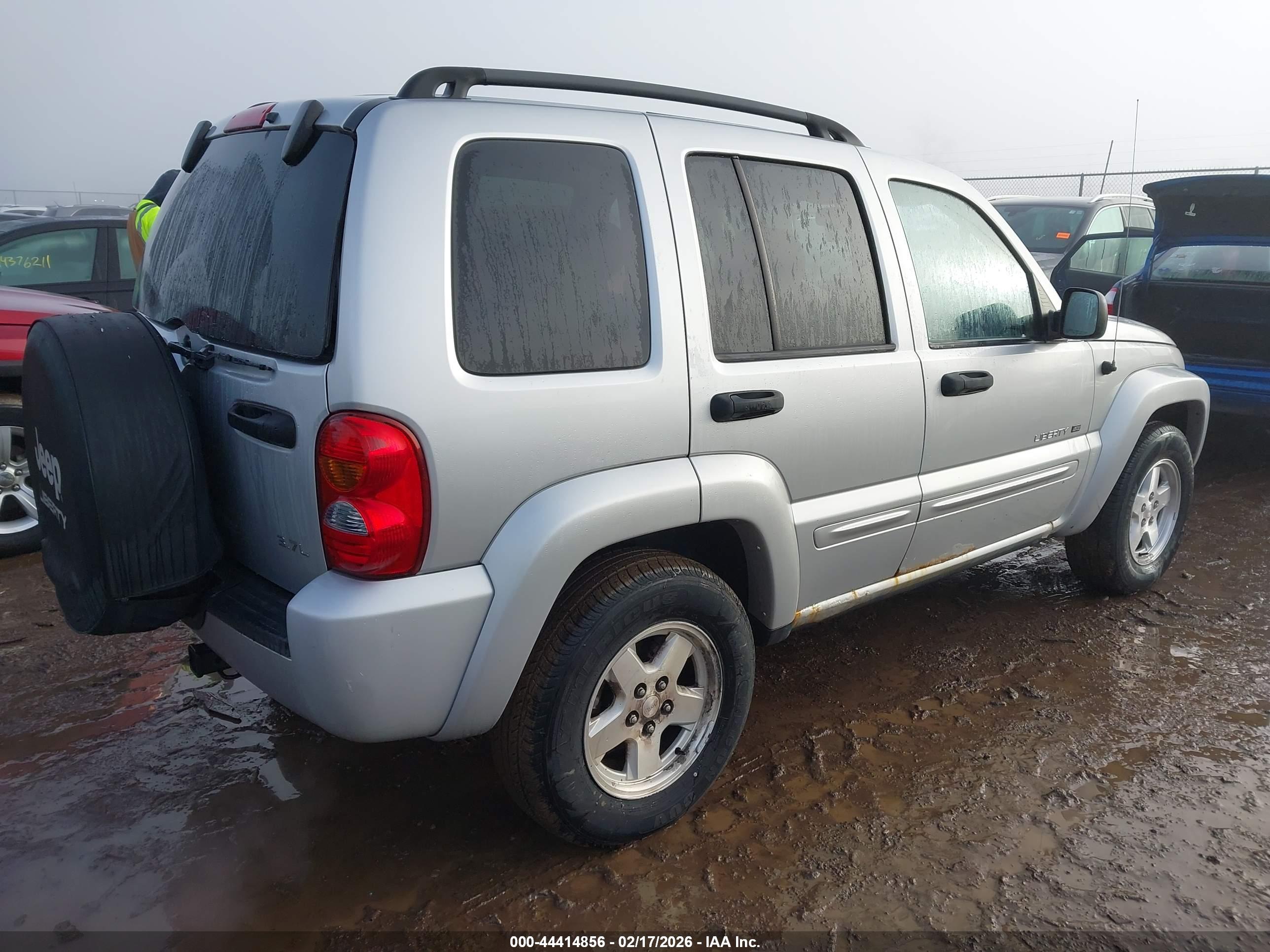 JEEP LIBERTY image 4