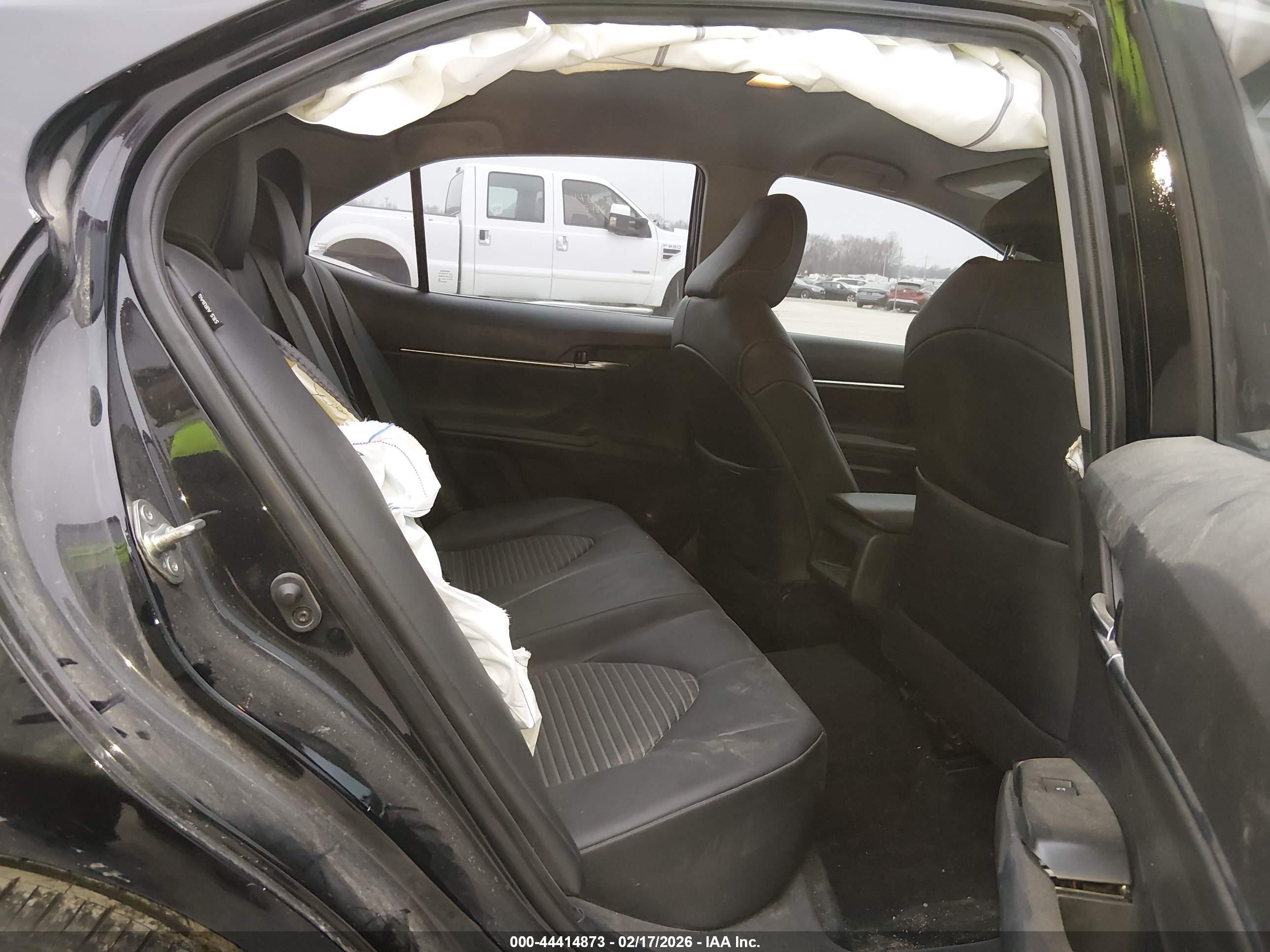 TOYOTA CAMRY image 8