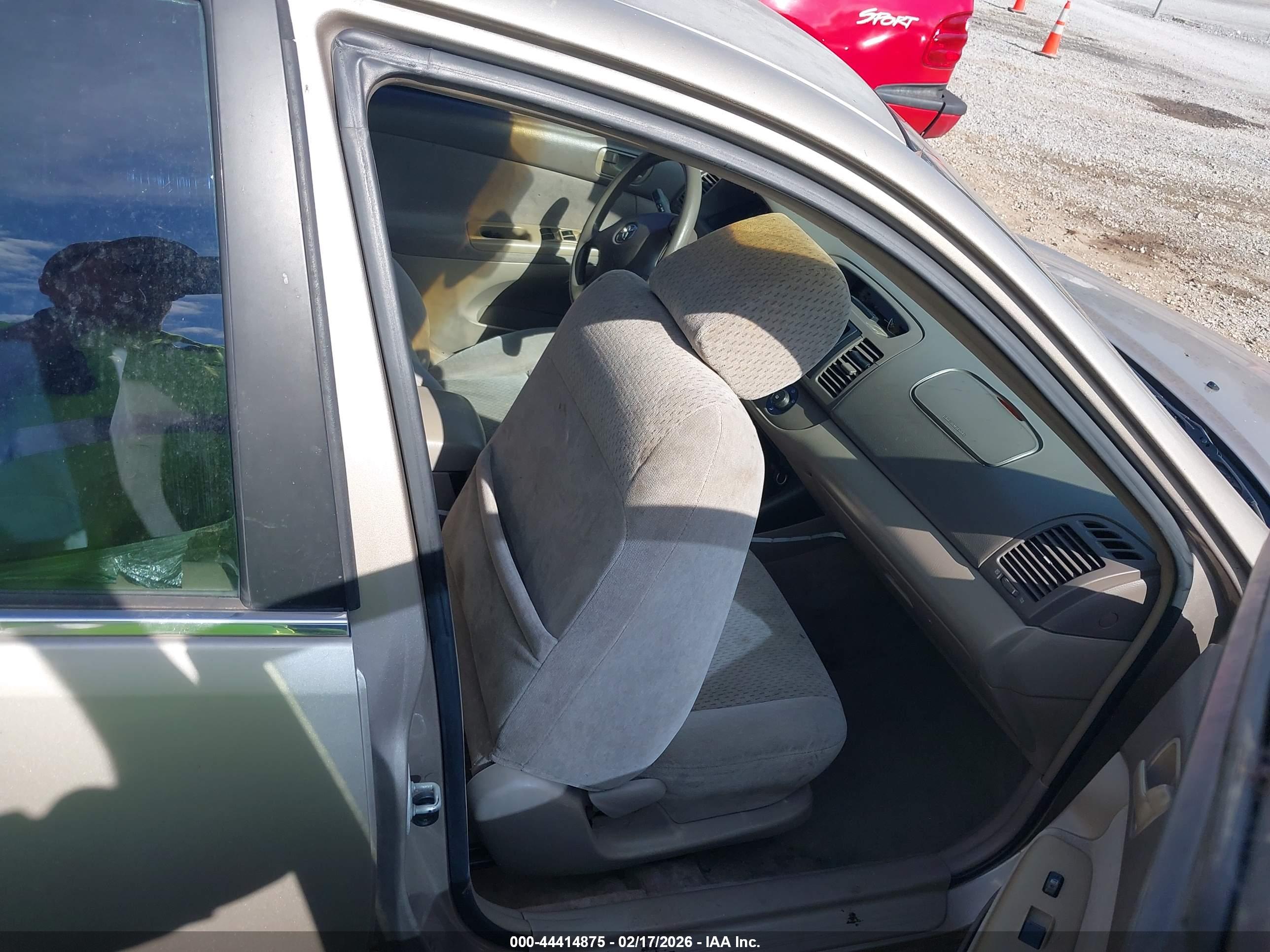TOYOTA CAMRY image 5